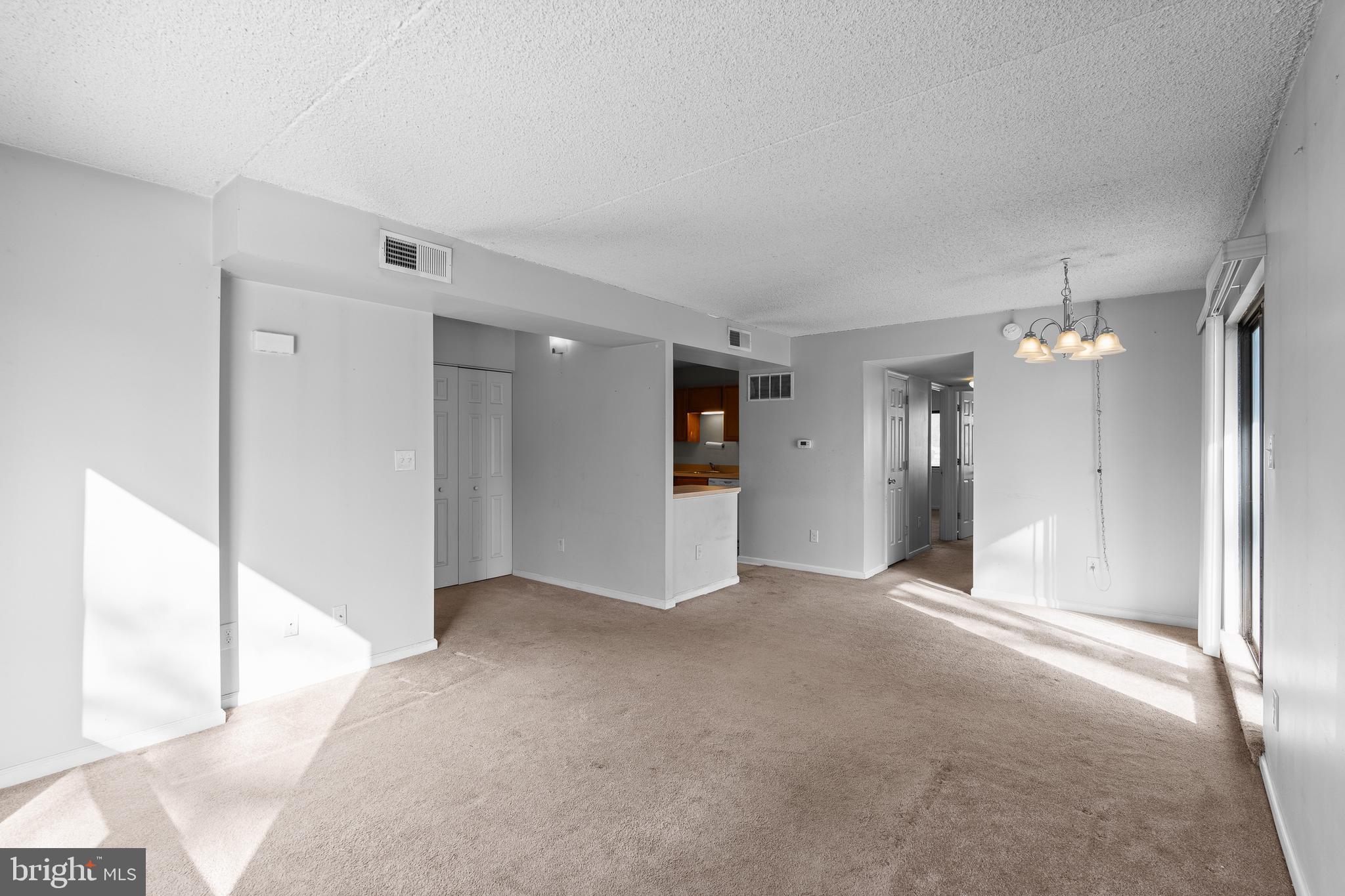 PUTNAM VIL - Residential