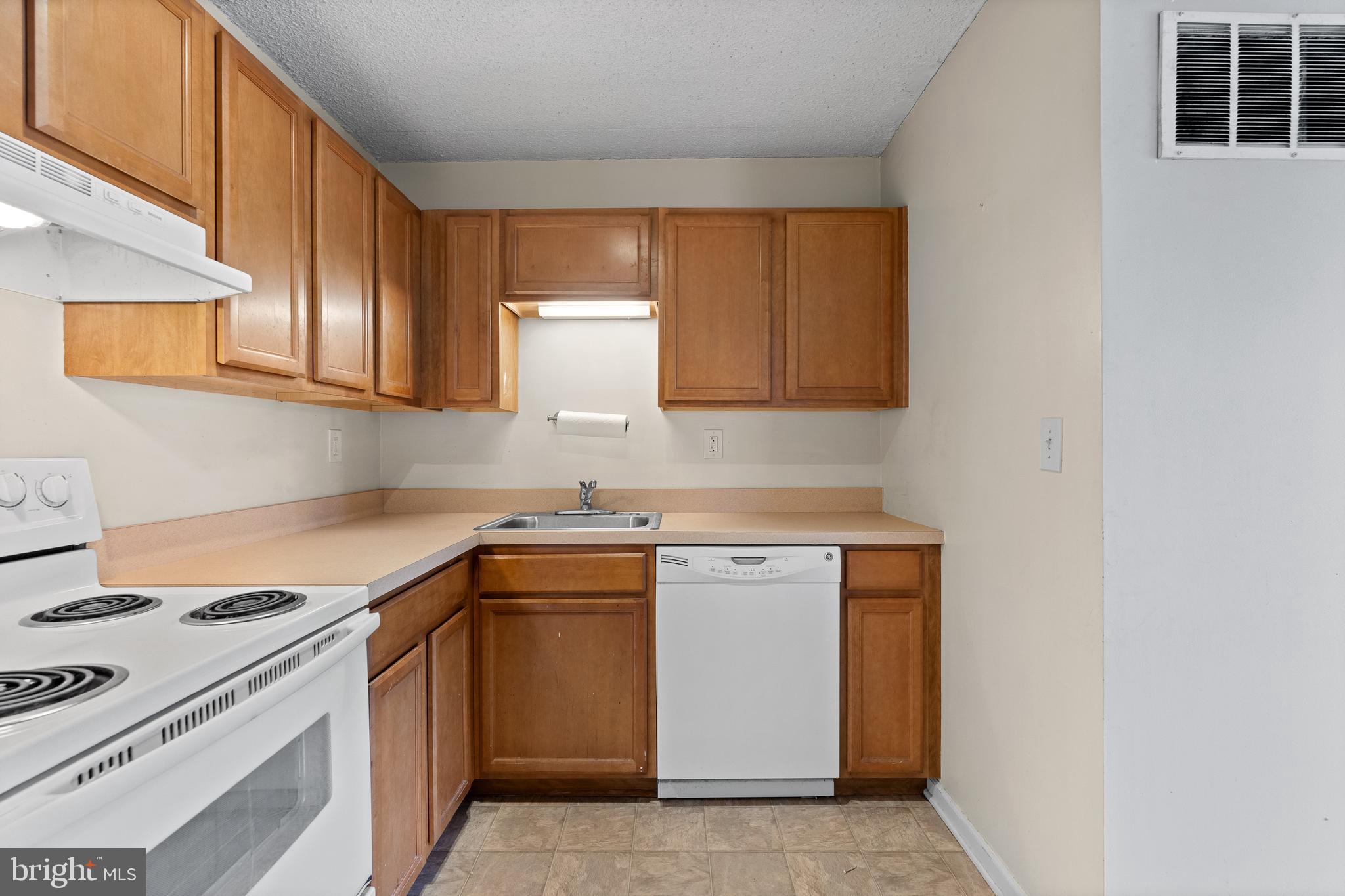 PUTNAM VIL - Residential