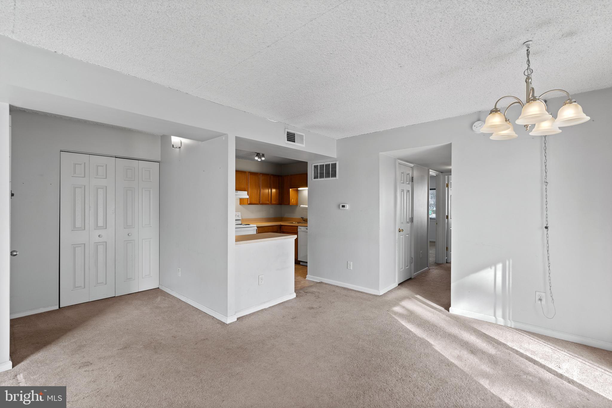 PUTNAM VIL - Residential