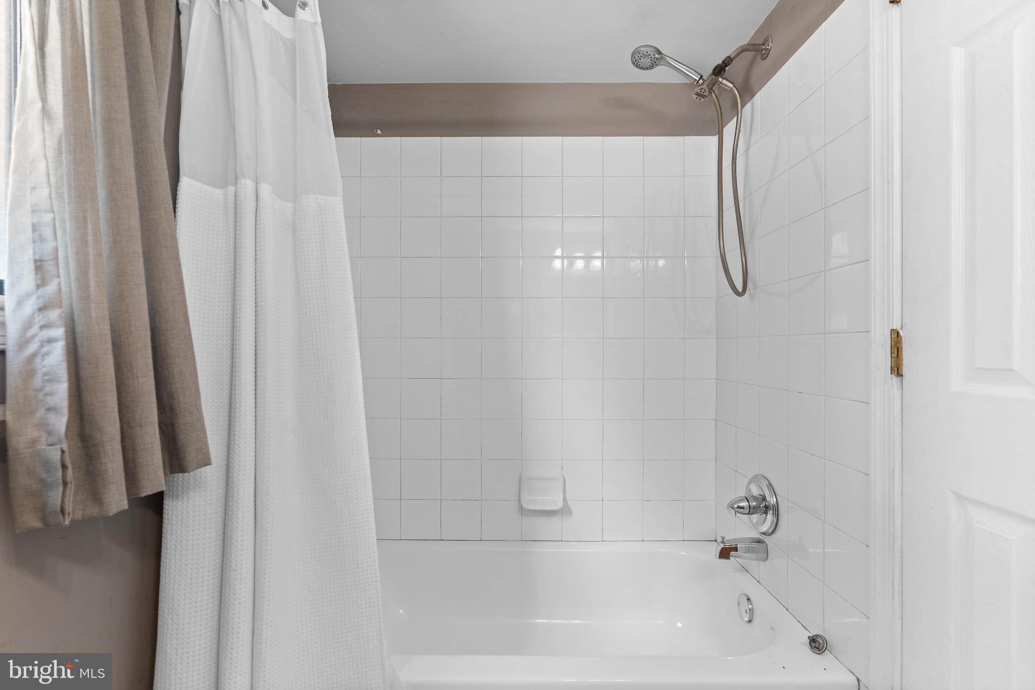 PUTNAM VIL - Residential