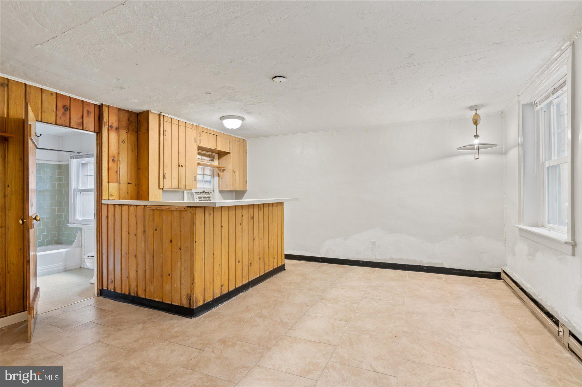 CAPITOL HILL - Commercial Sale