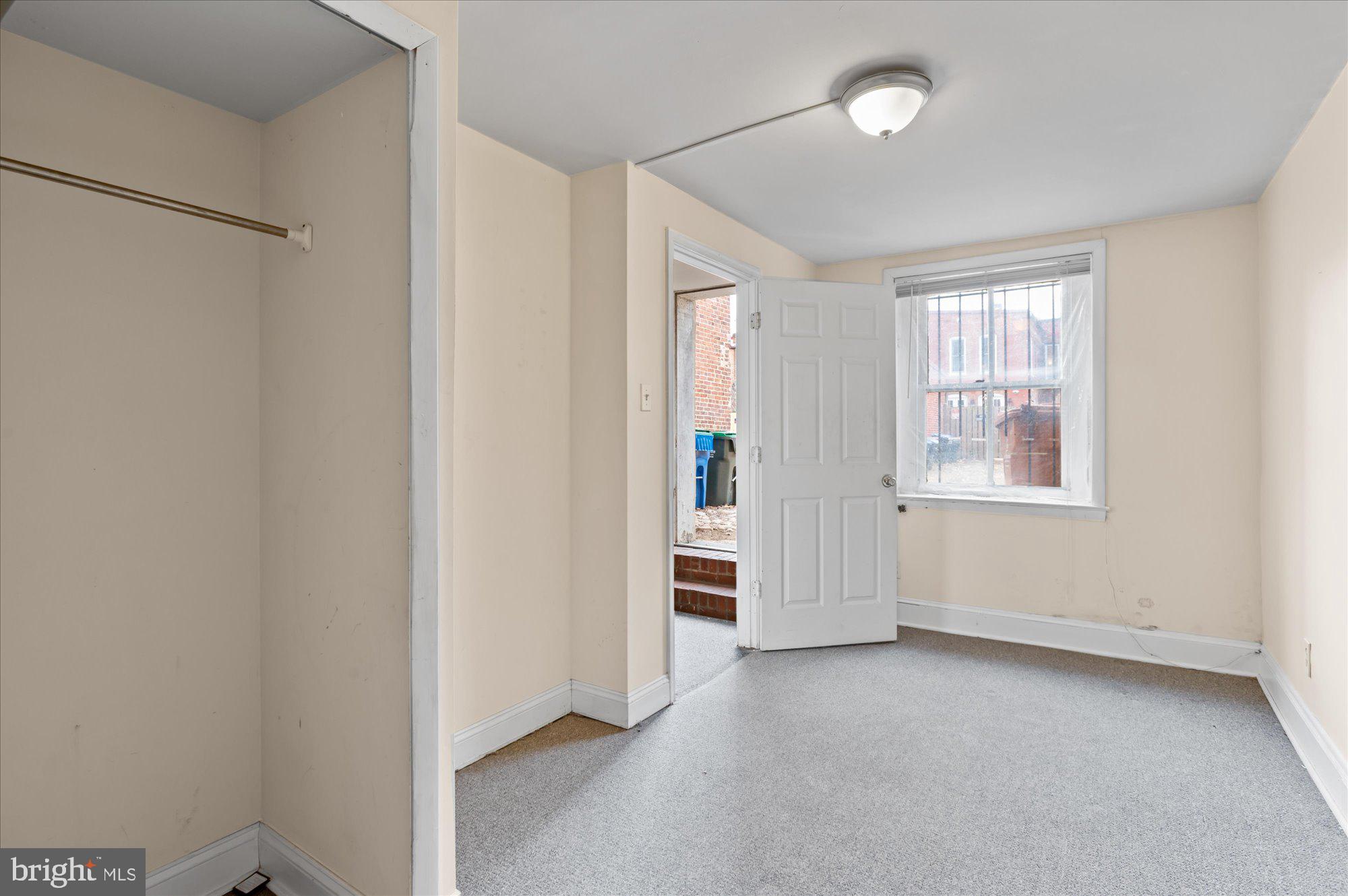 CAPITOL HILL - Commercial Sale