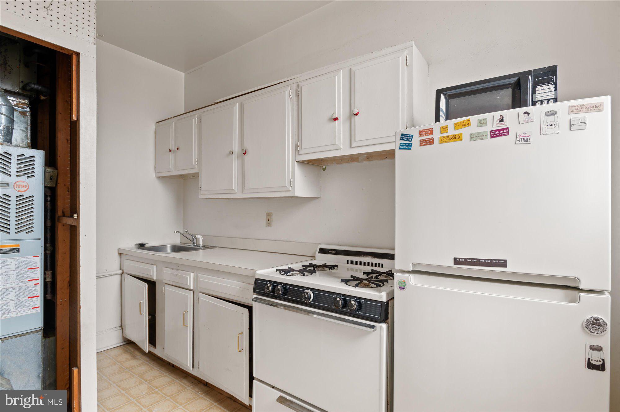 CAPITOL HILL - Commercial Sale