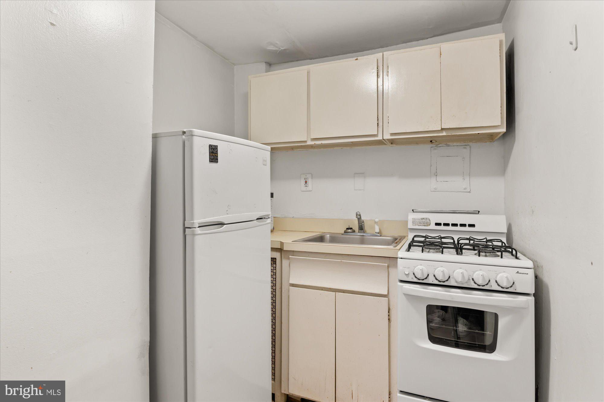 CAPITOL HILL - Commercial Sale