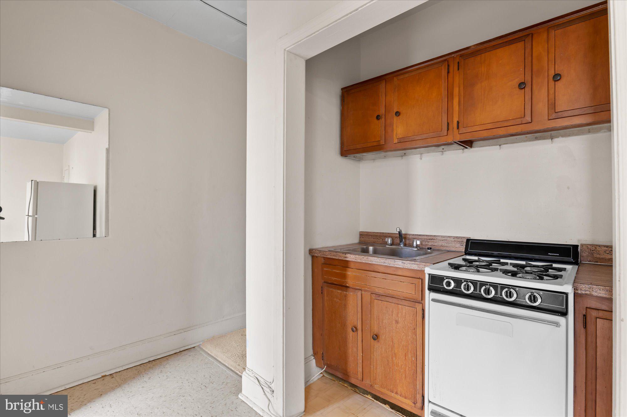 CAPITOL HILL - Commercial Sale