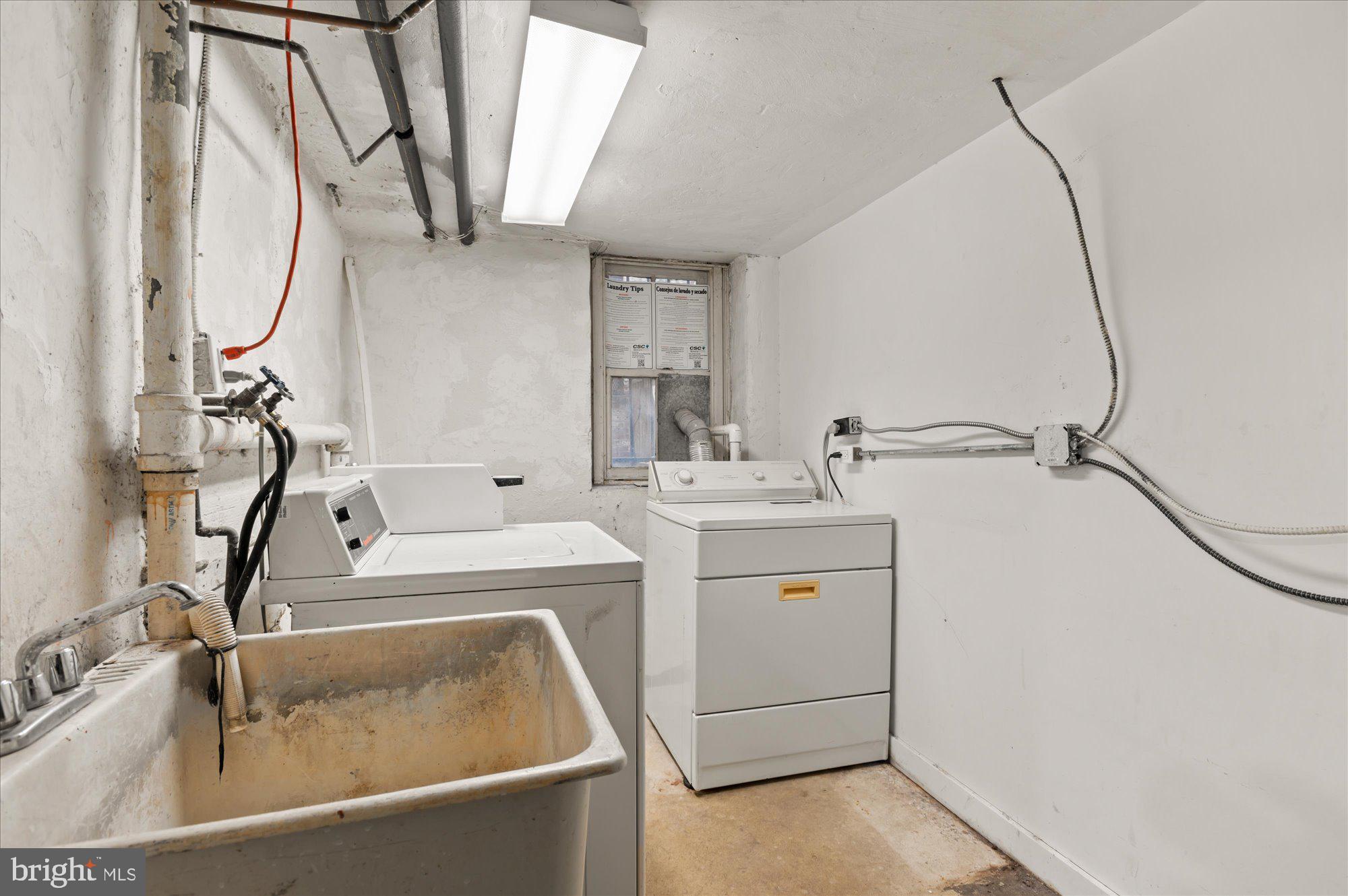 CAPITOL HILL - Commercial Sale