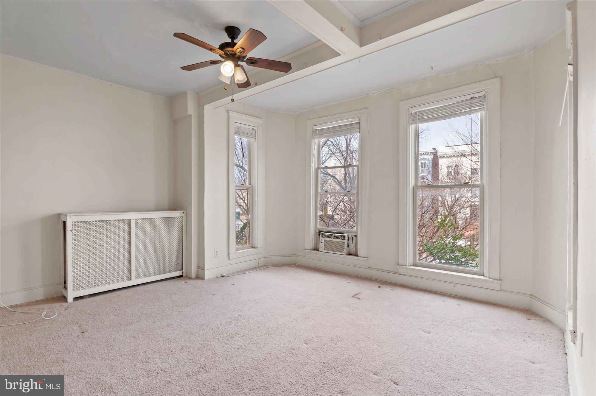 CAPITOL HILL - Commercial Sale