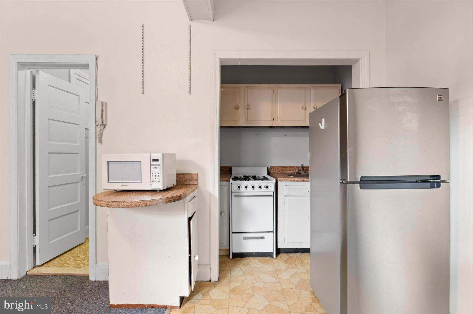 CAPITOL HILL - Commercial Sale