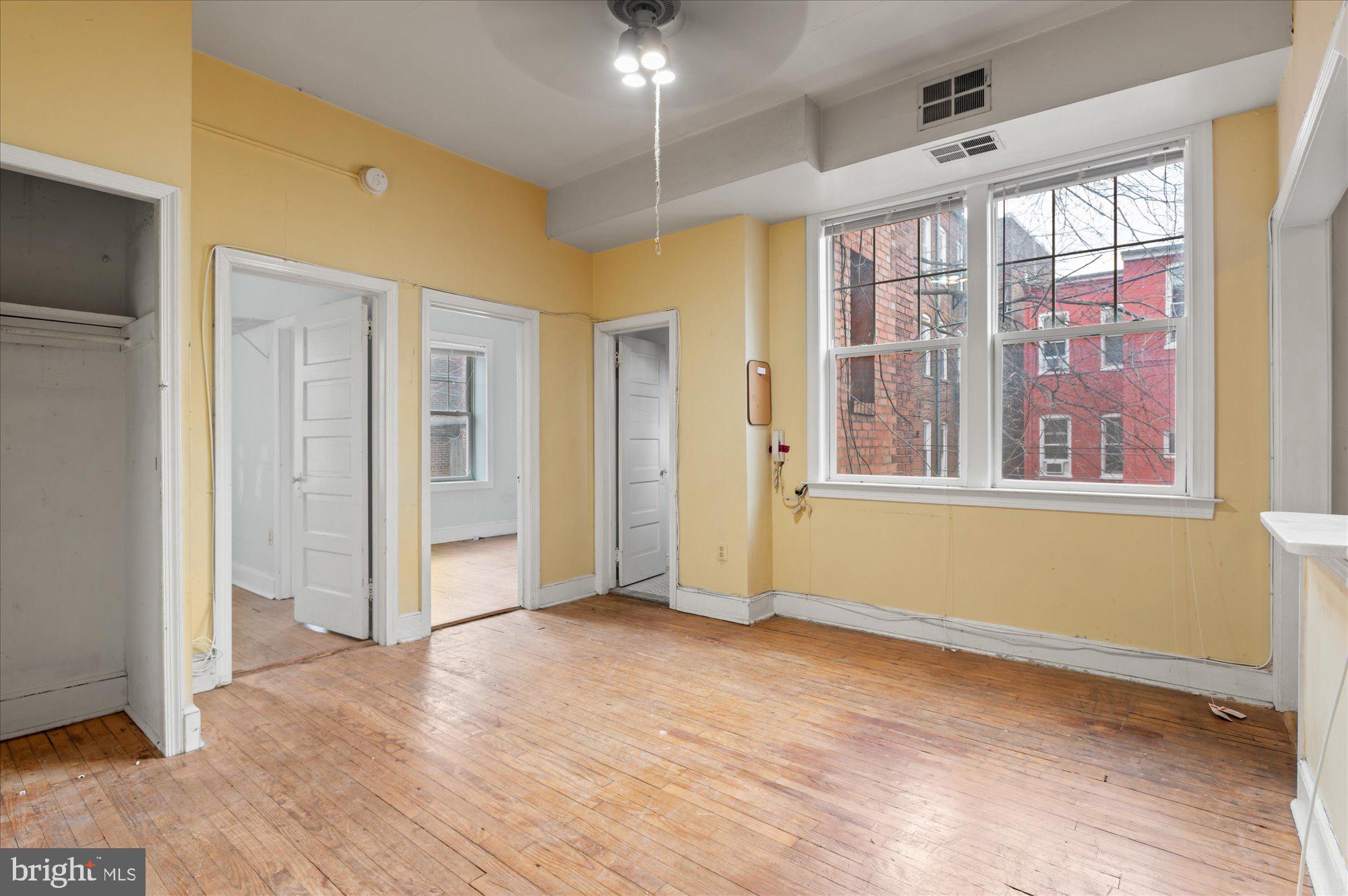 CAPITOL HILL - Commercial Sale
