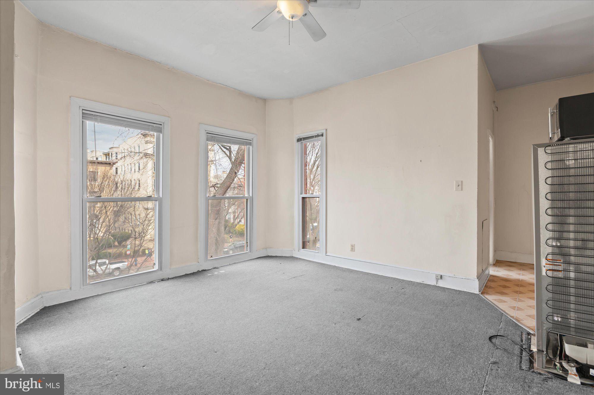 CAPITOL HILL - Commercial Sale