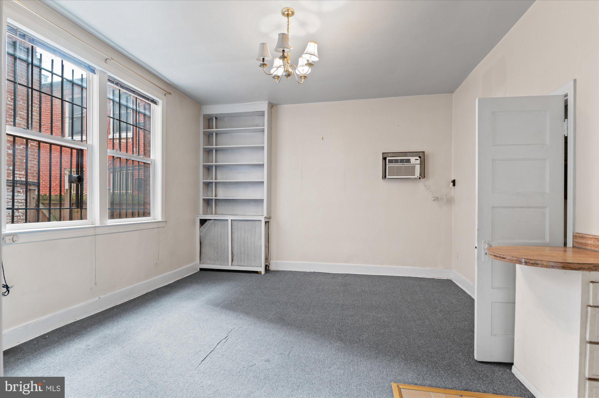 CAPITOL HILL - Commercial Sale