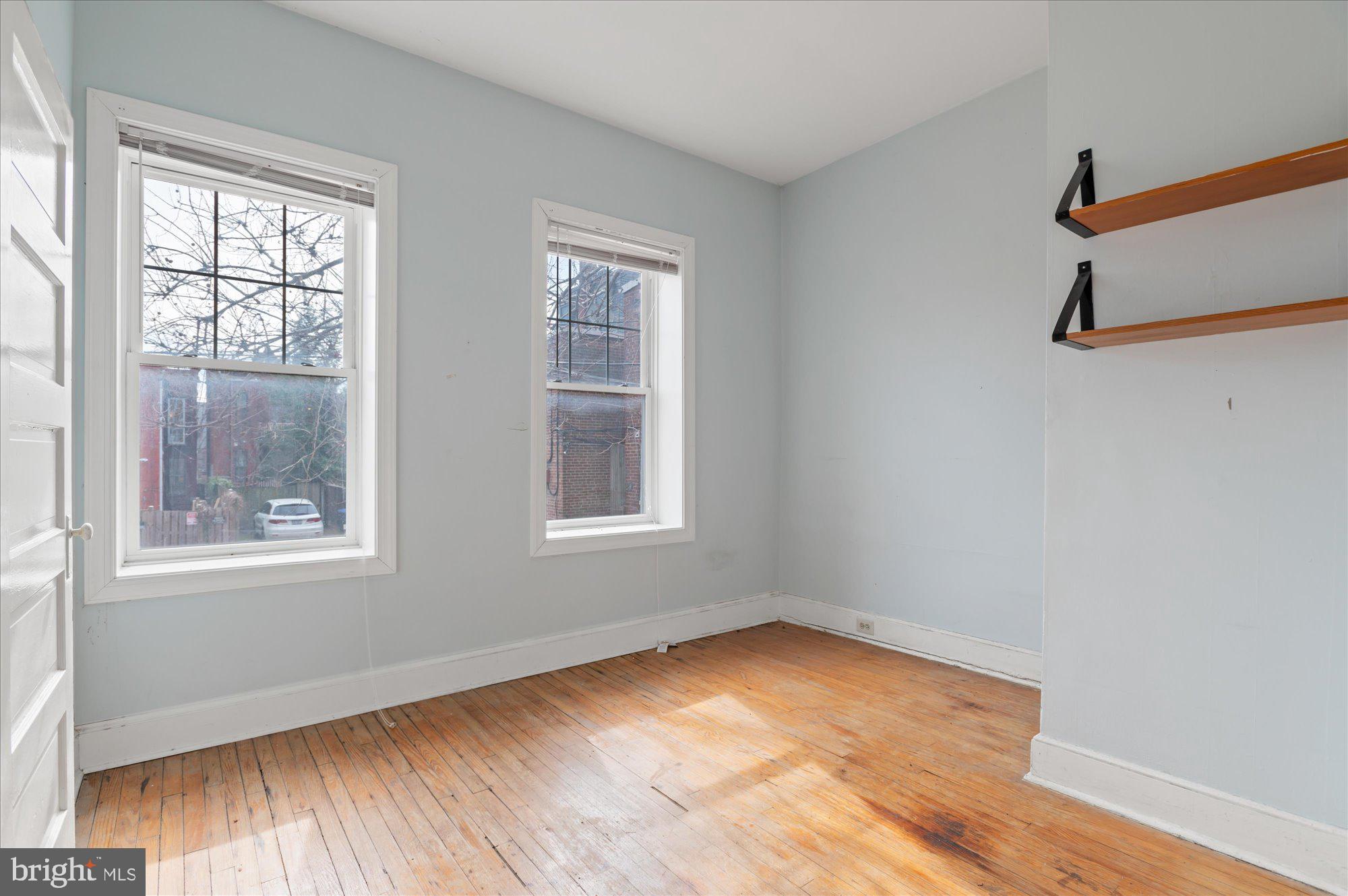 CAPITOL HILL - Commercial Sale
