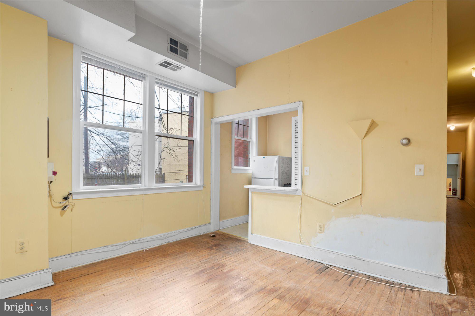CAPITOL HILL - Commercial Sale