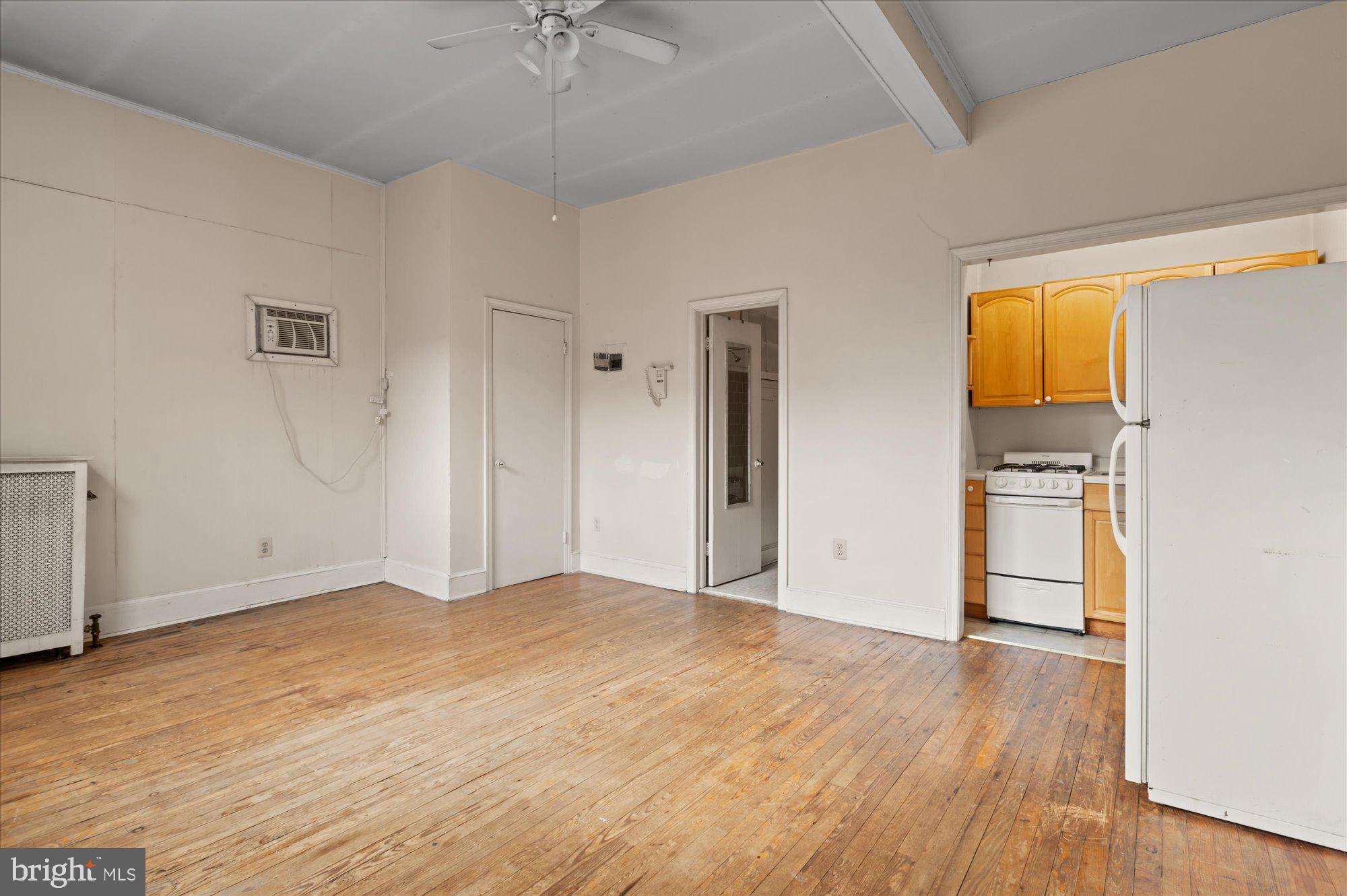 CAPITOL HILL - Commercial Sale