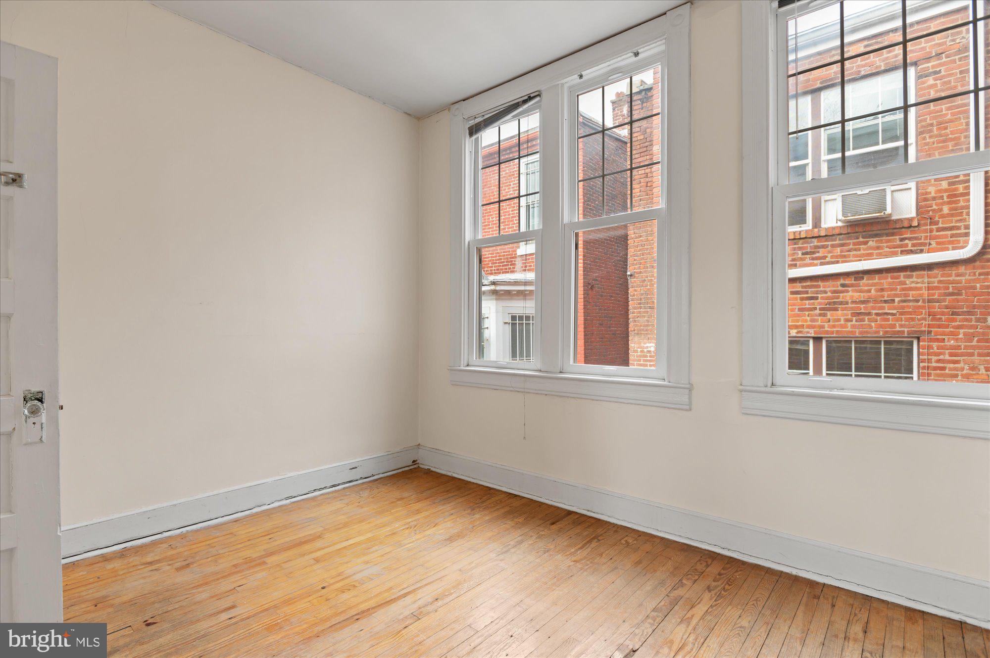 CAPITOL HILL - Commercial Sale
