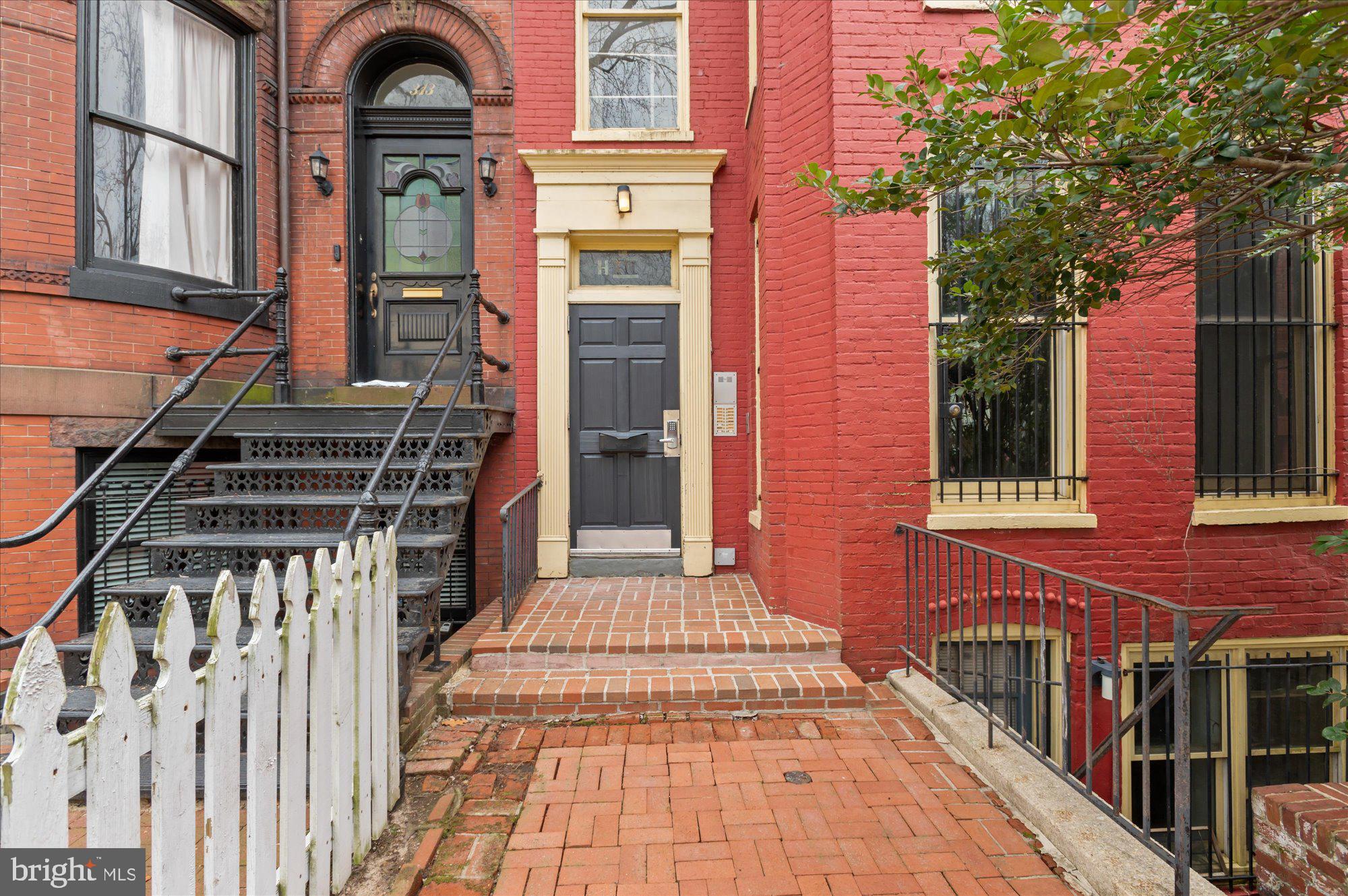 CAPITOL HILL - Commercial Sale