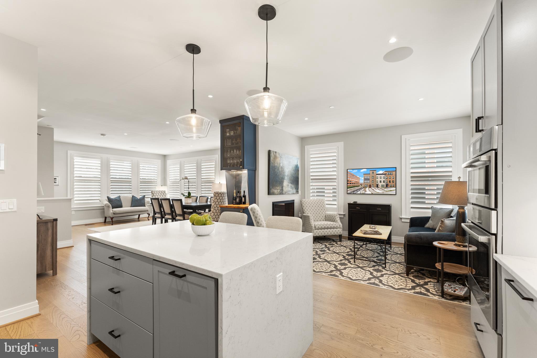 OLD TOWN ALEXANDRIA - Residential