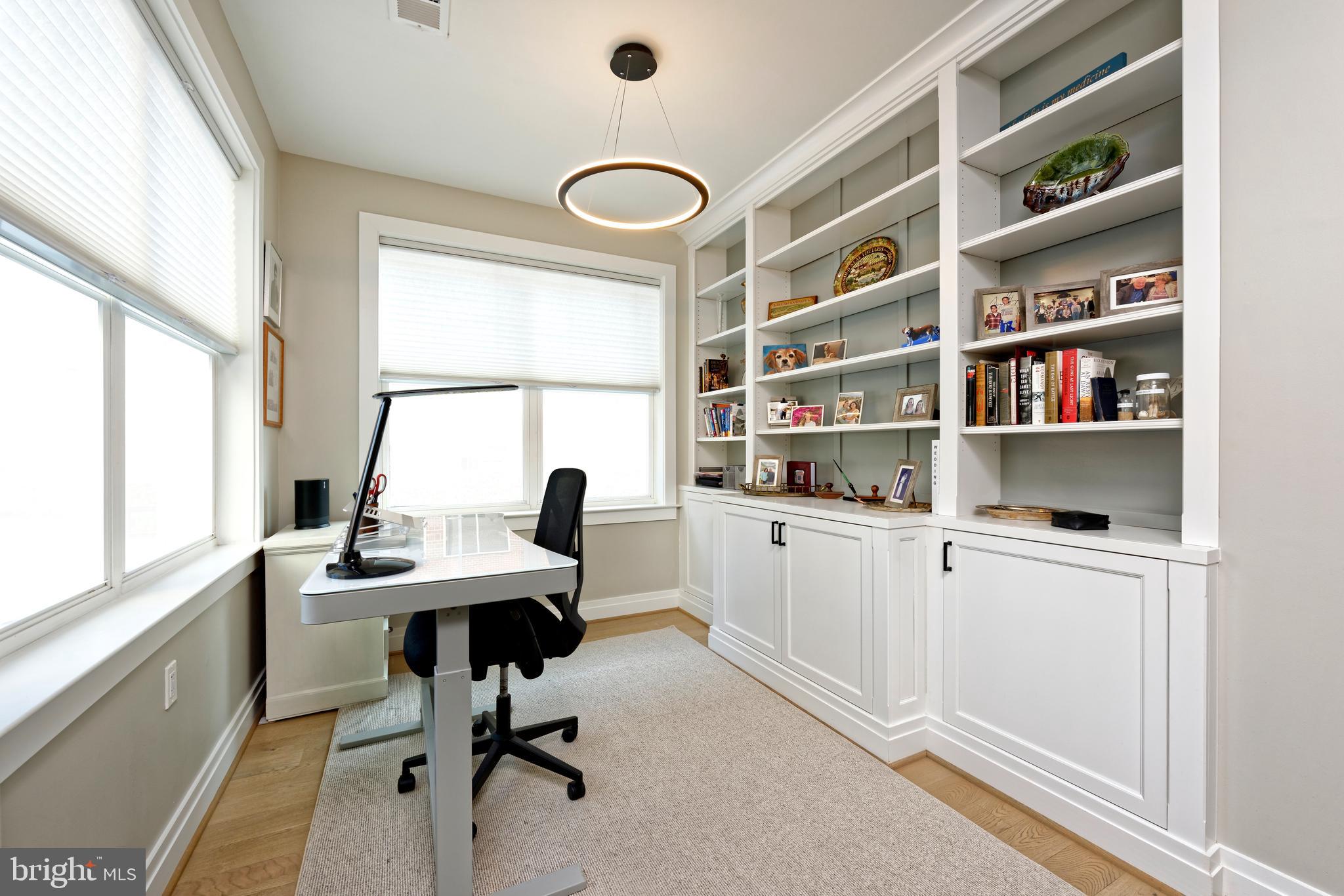 OLD TOWN ALEXANDRIA - Residential