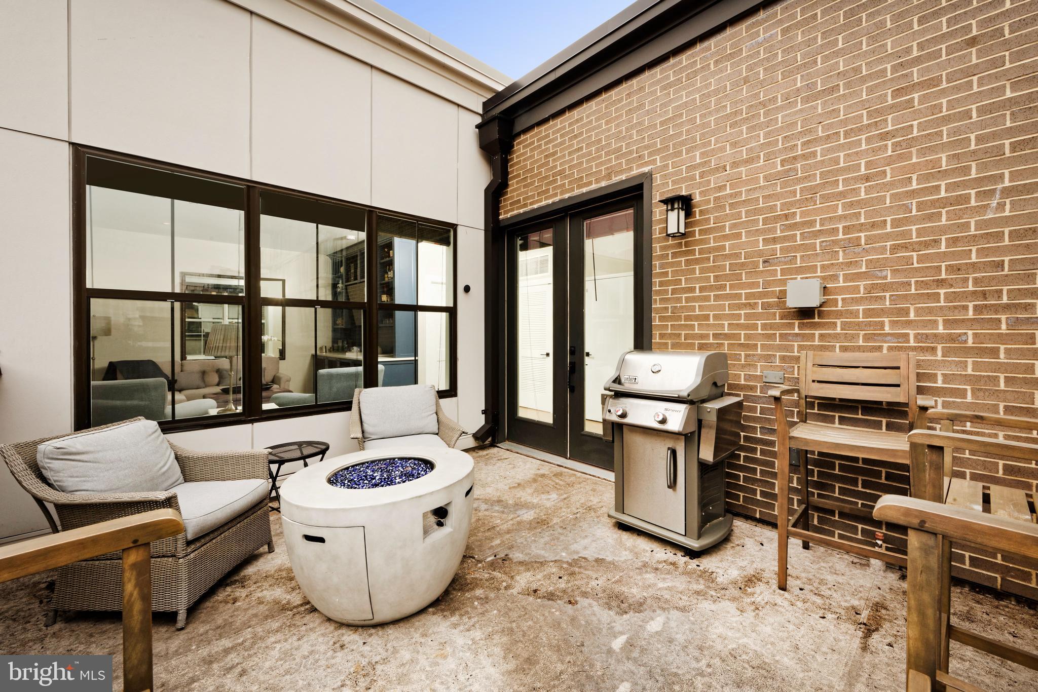 OLD TOWN ALEXANDRIA - Residential