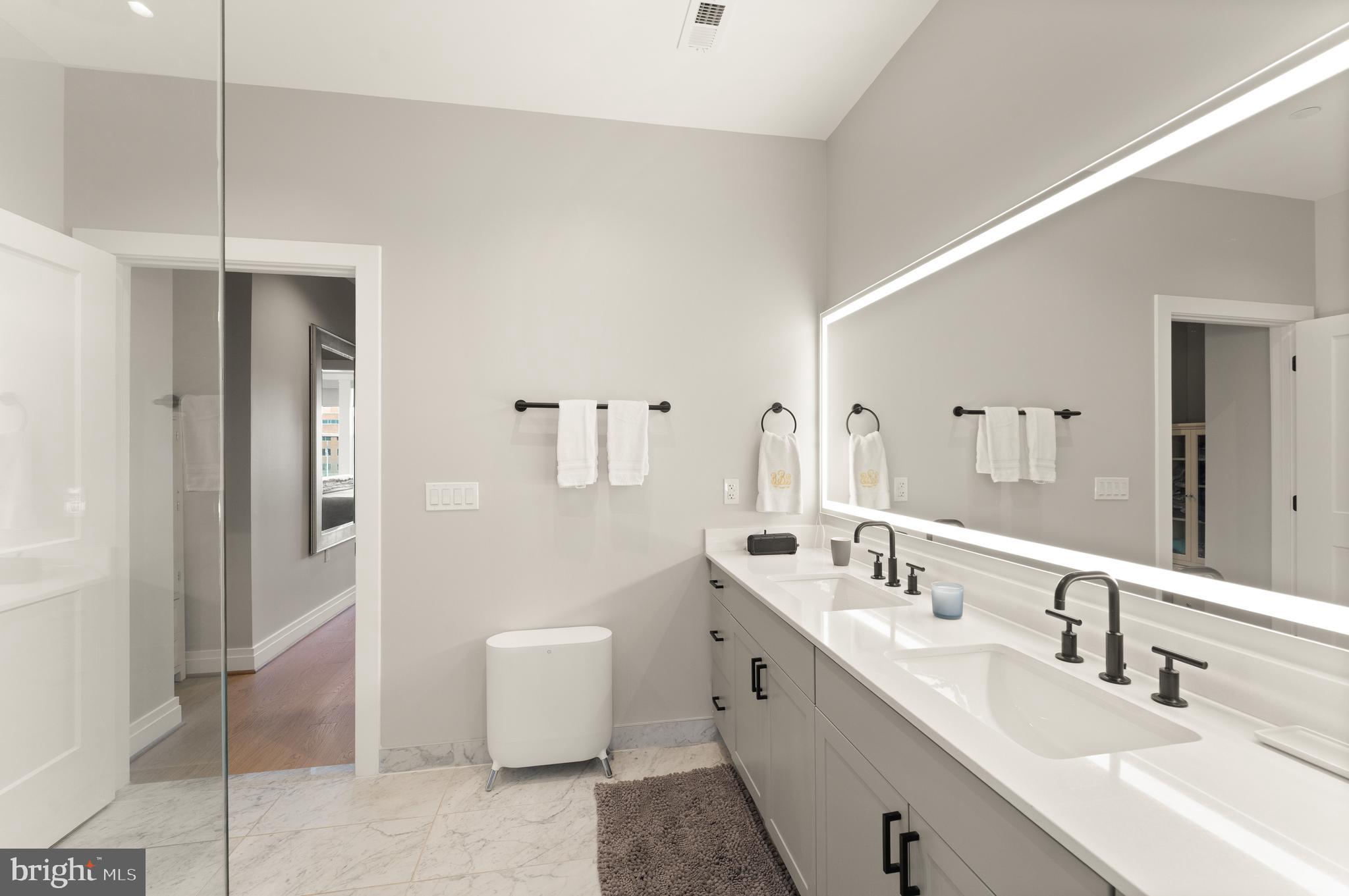 OLD TOWN ALEXANDRIA - Residential