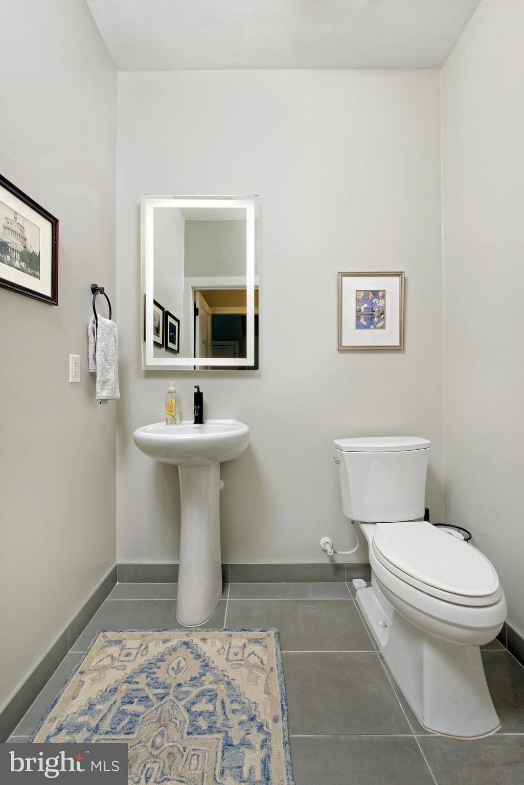 OLD TOWN ALEXANDRIA - Residential