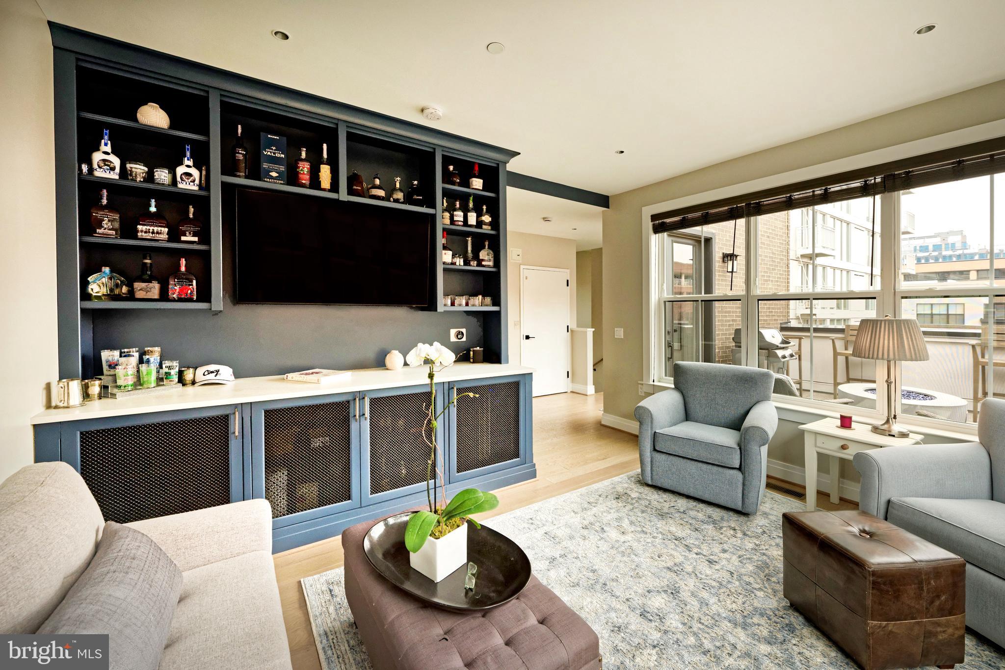 OLD TOWN ALEXANDRIA - Residential