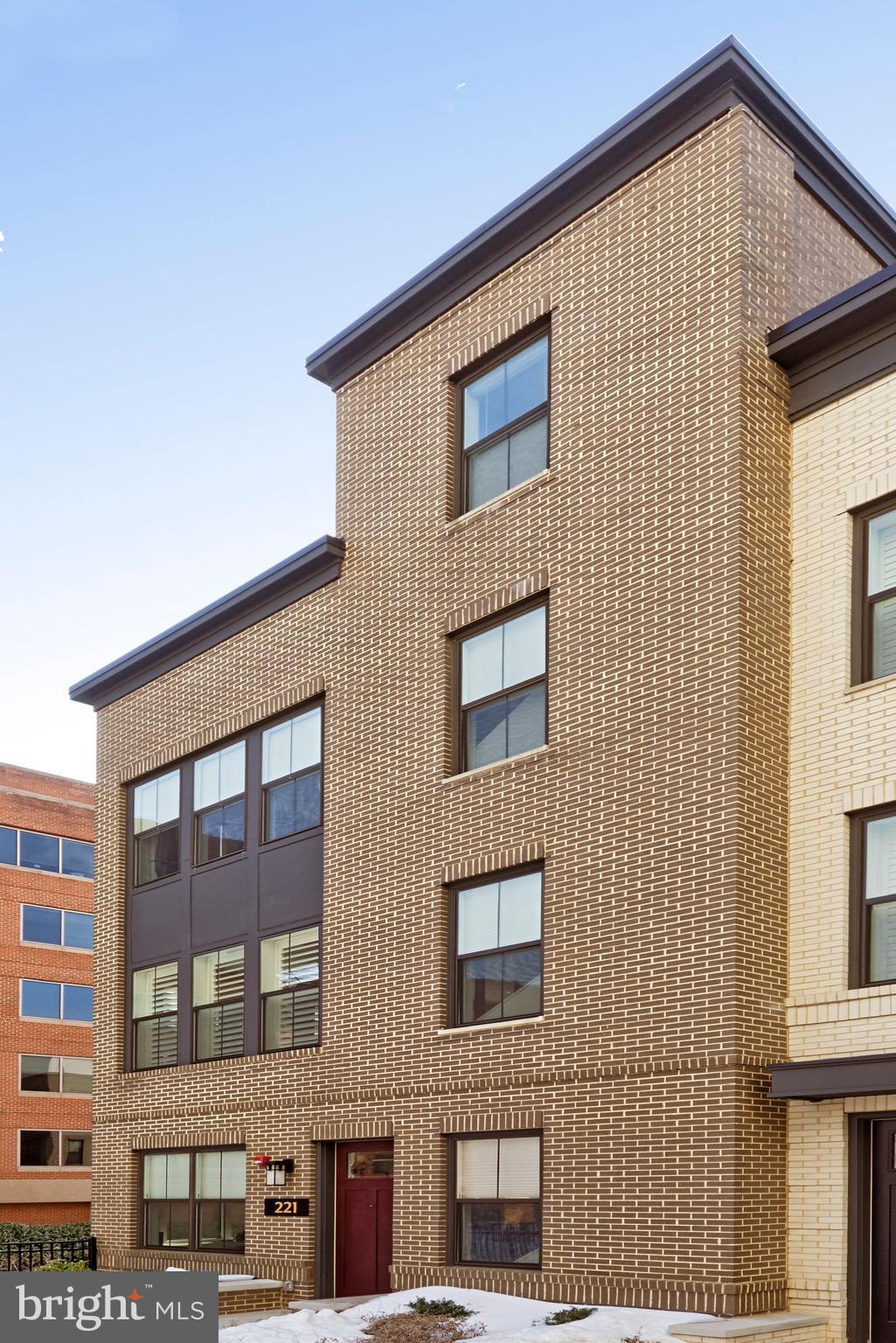 OLD TOWN ALEXANDRIA - Residential