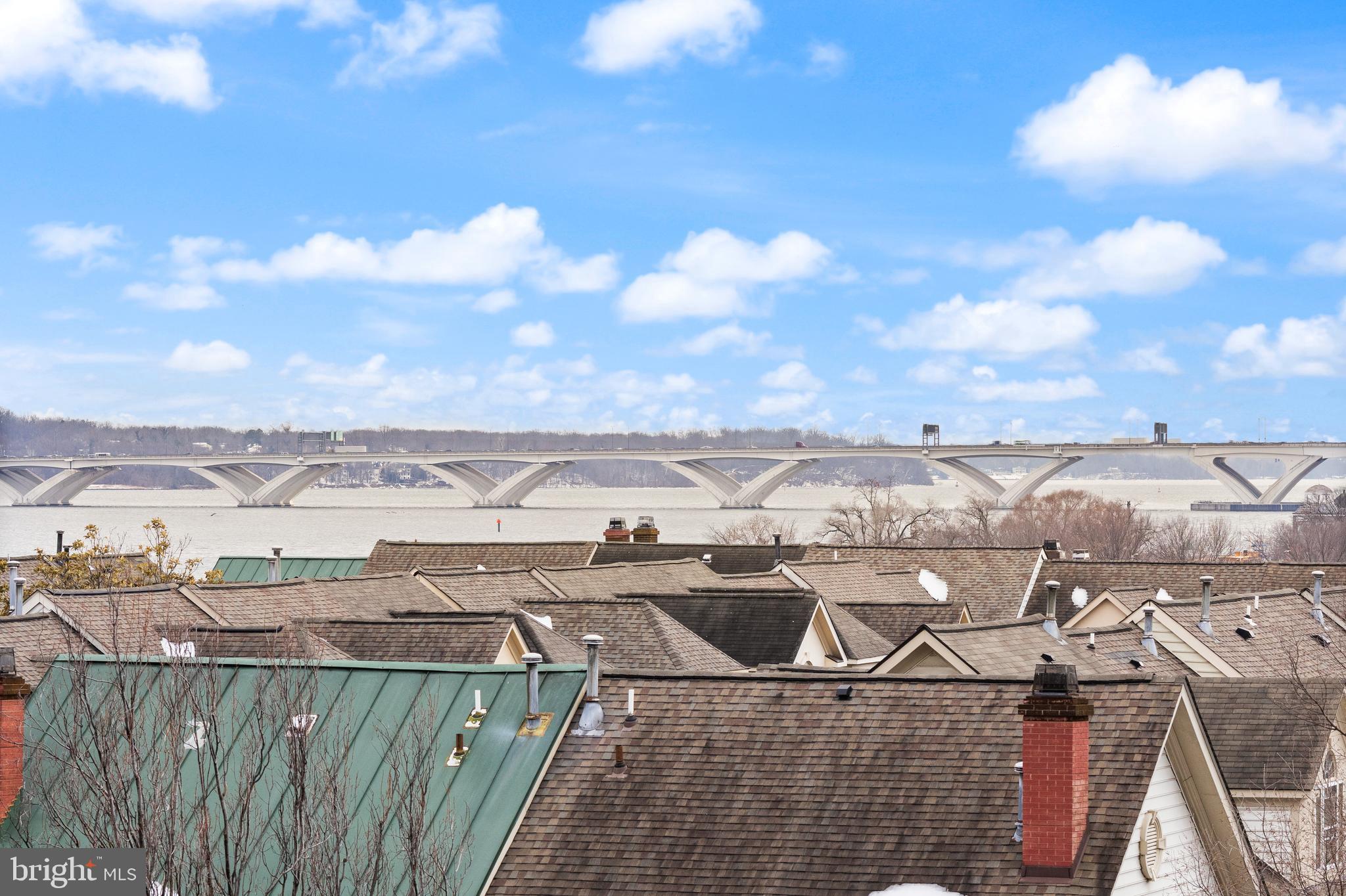 OLD TOWN ALEXANDRIA - Residential