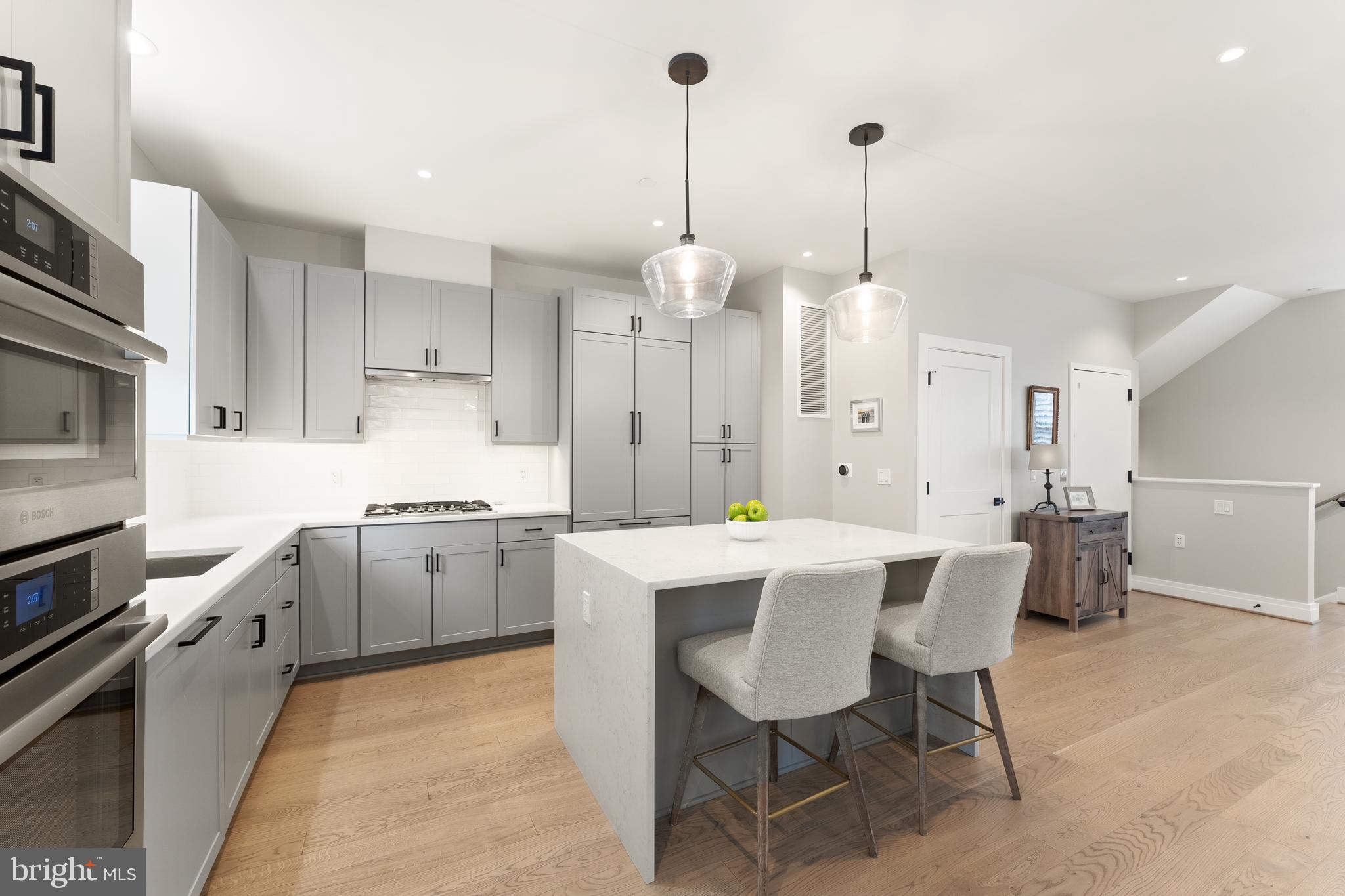 OLD TOWN ALEXANDRIA - Residential