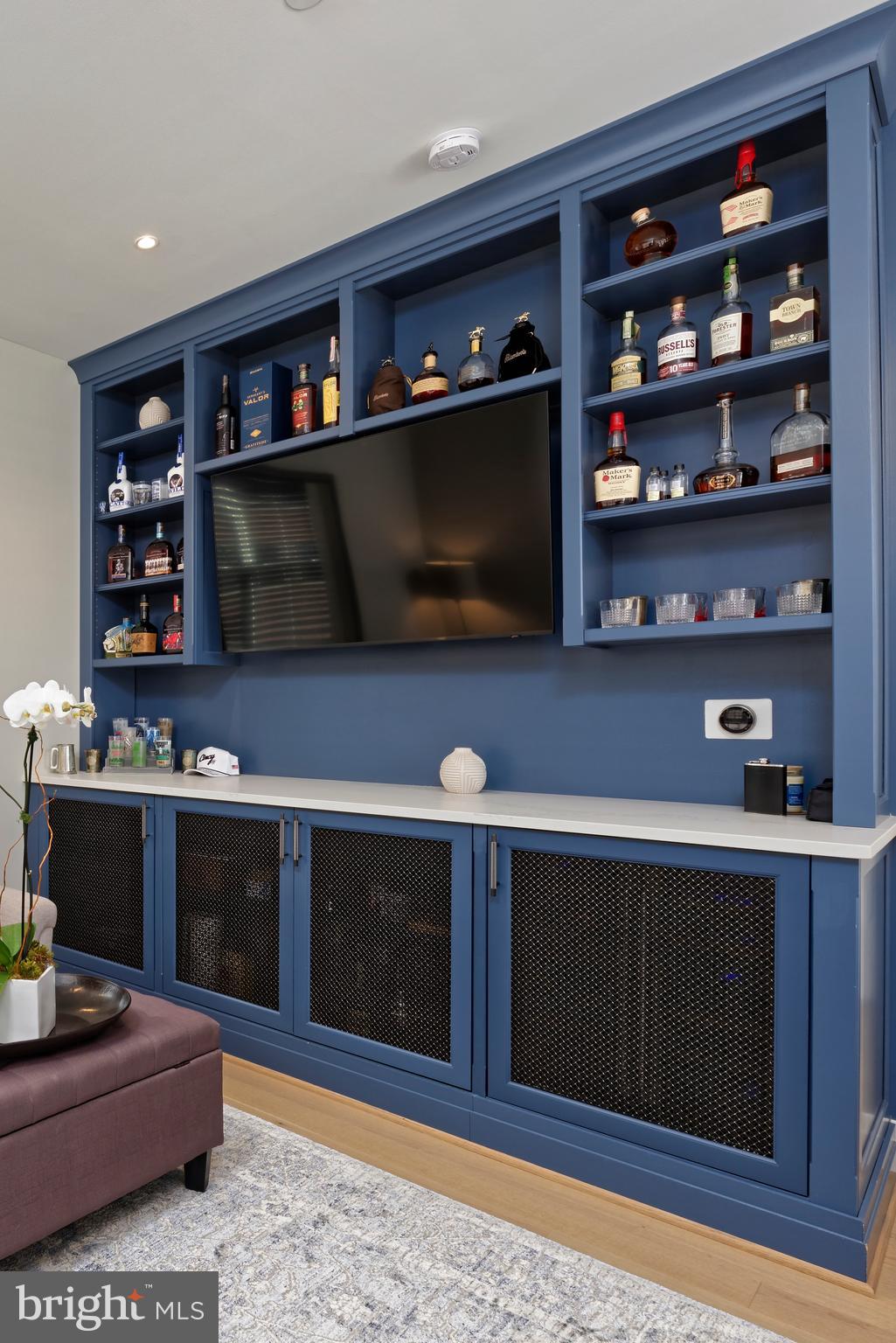 OLD TOWN ALEXANDRIA - Residential