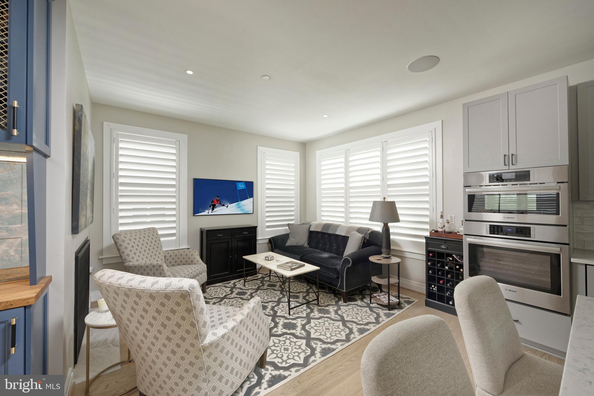 OLD TOWN ALEXANDRIA - Residential