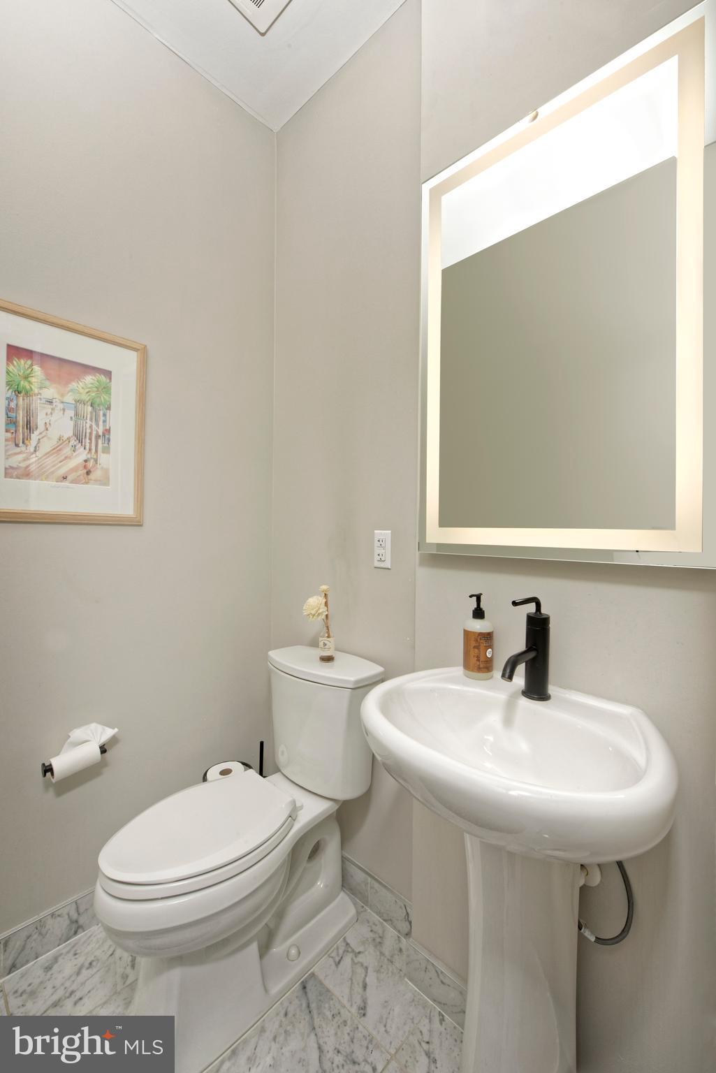 OLD TOWN ALEXANDRIA - Residential