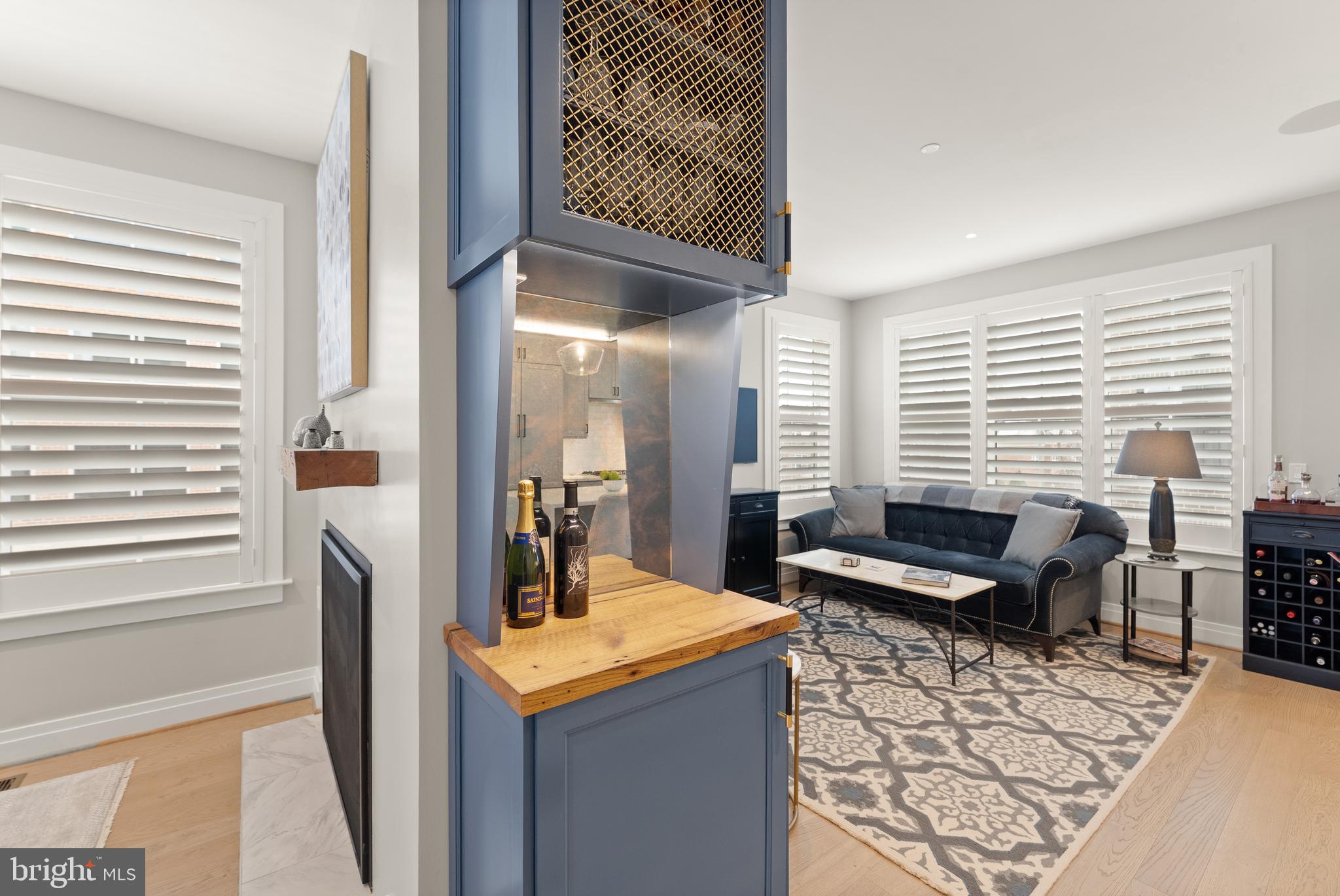 OLD TOWN ALEXANDRIA - Residential