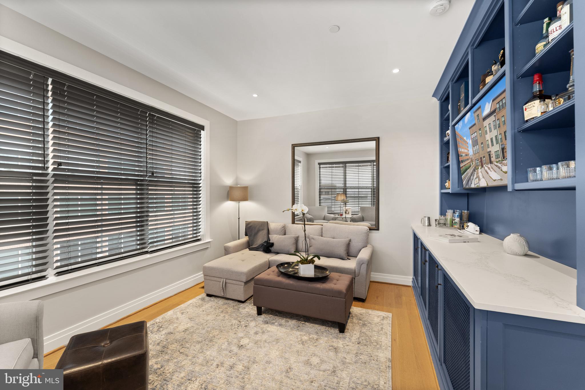 OLD TOWN ALEXANDRIA - Residential