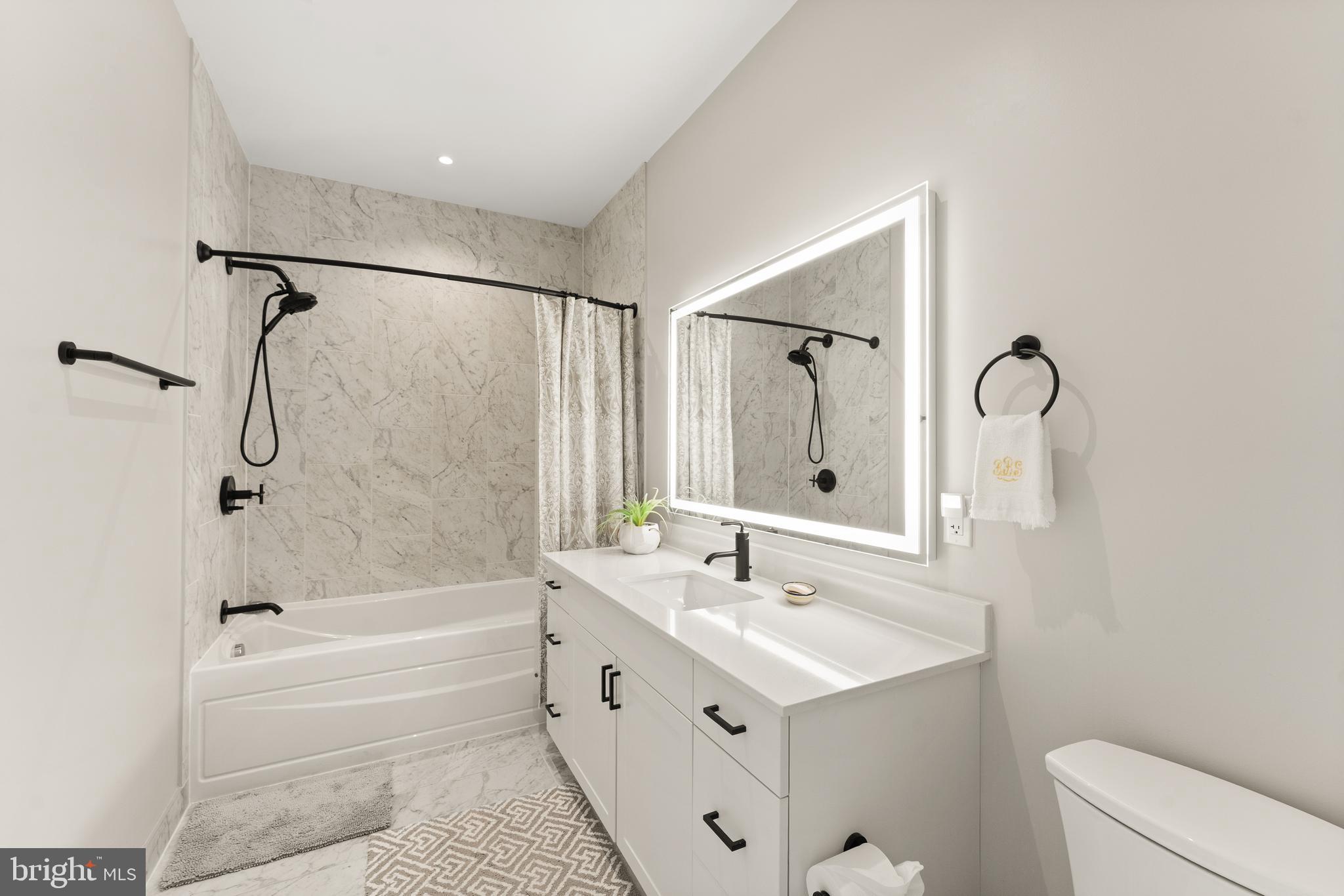 OLD TOWN ALEXANDRIA - Residential