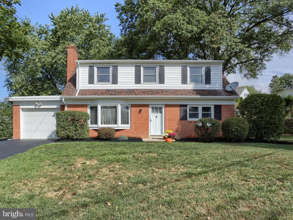 Photo of 3213 ELMAE DR, LANCASTER, PA 17601 (MLS # PALA2040480)