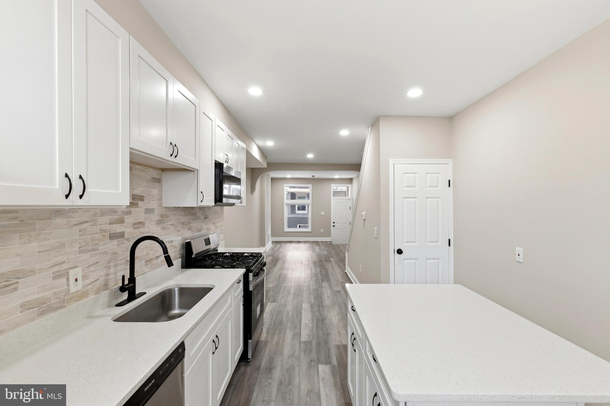 MADISON EASTEND - Residential