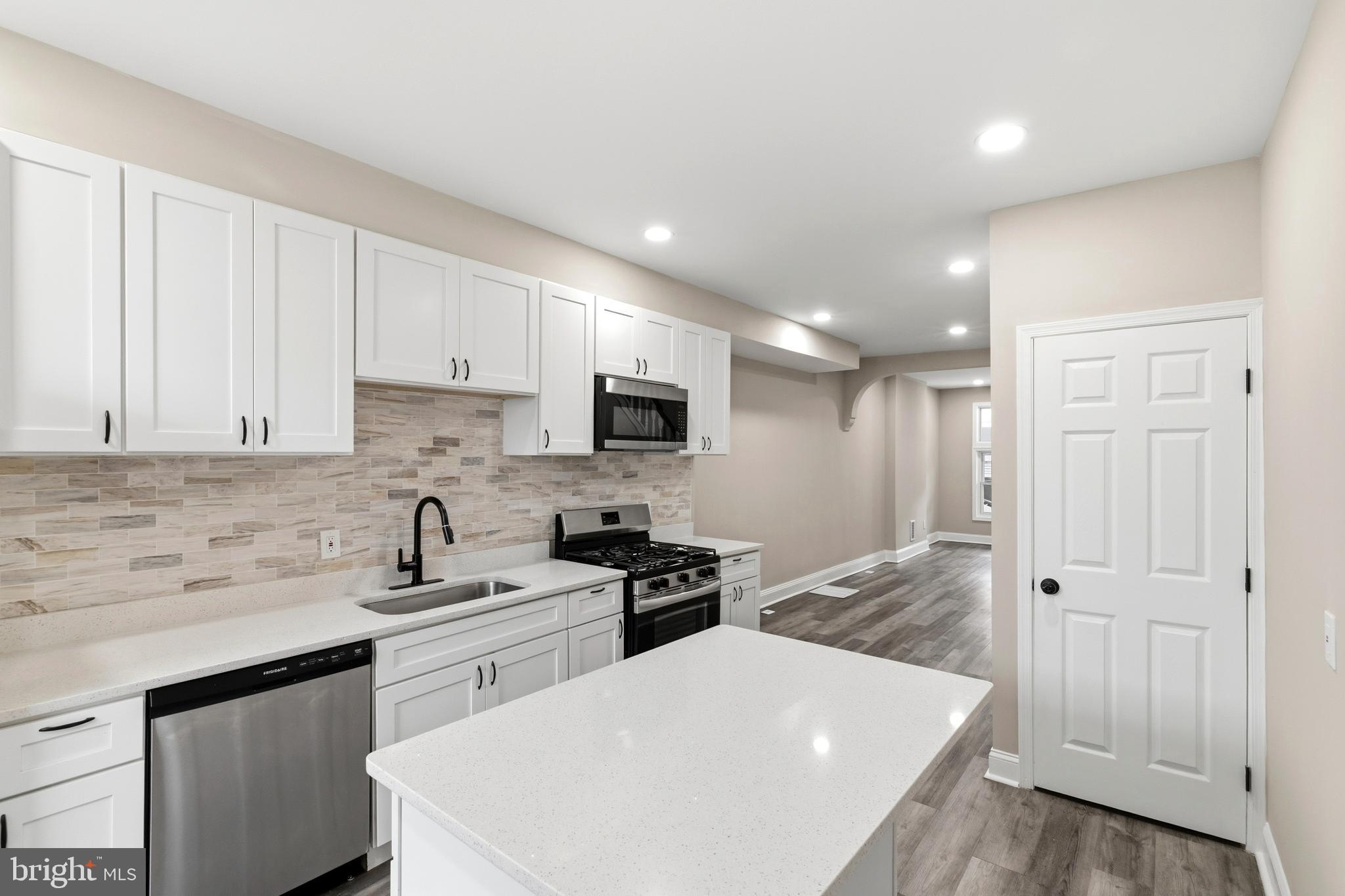 MADISON EASTEND - Residential