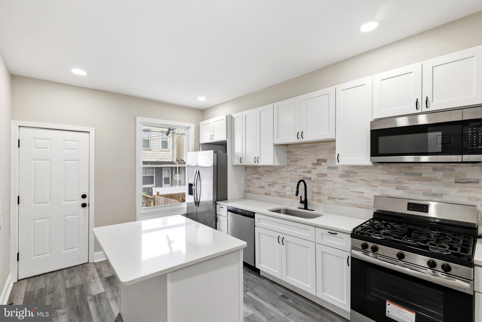 MADISON EASTEND - Residential