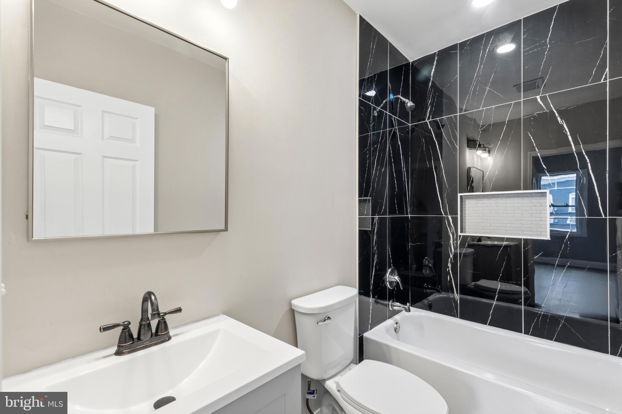 MADISON EASTEND - Residential