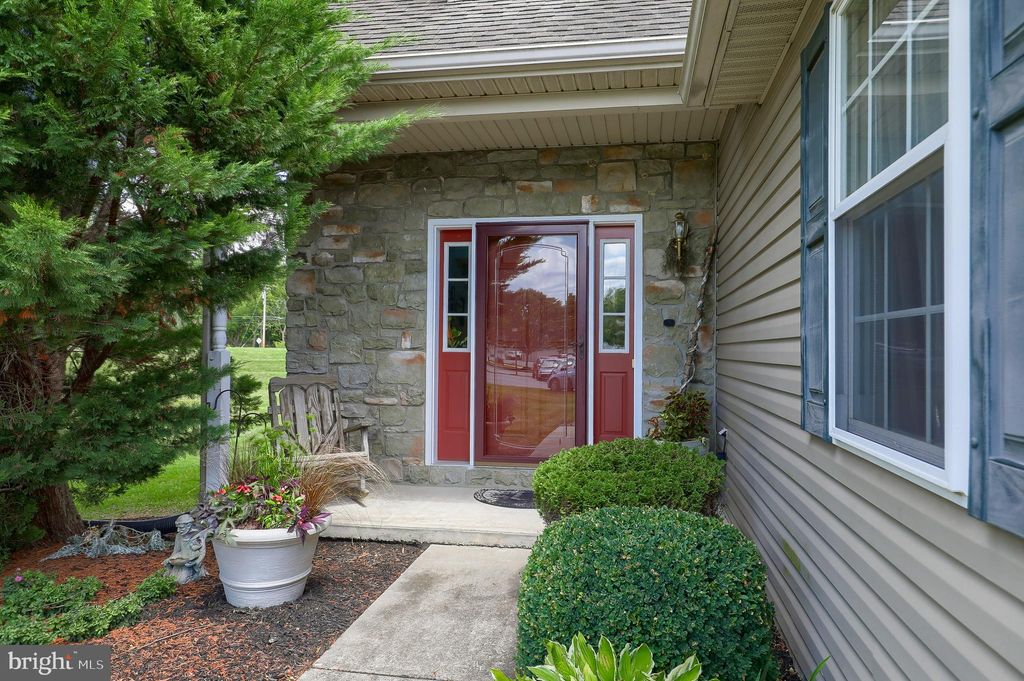 Photo of 327 DEERFIELD DR, MOUNT JOY, PA 17552 (MLS # PALA2038566)