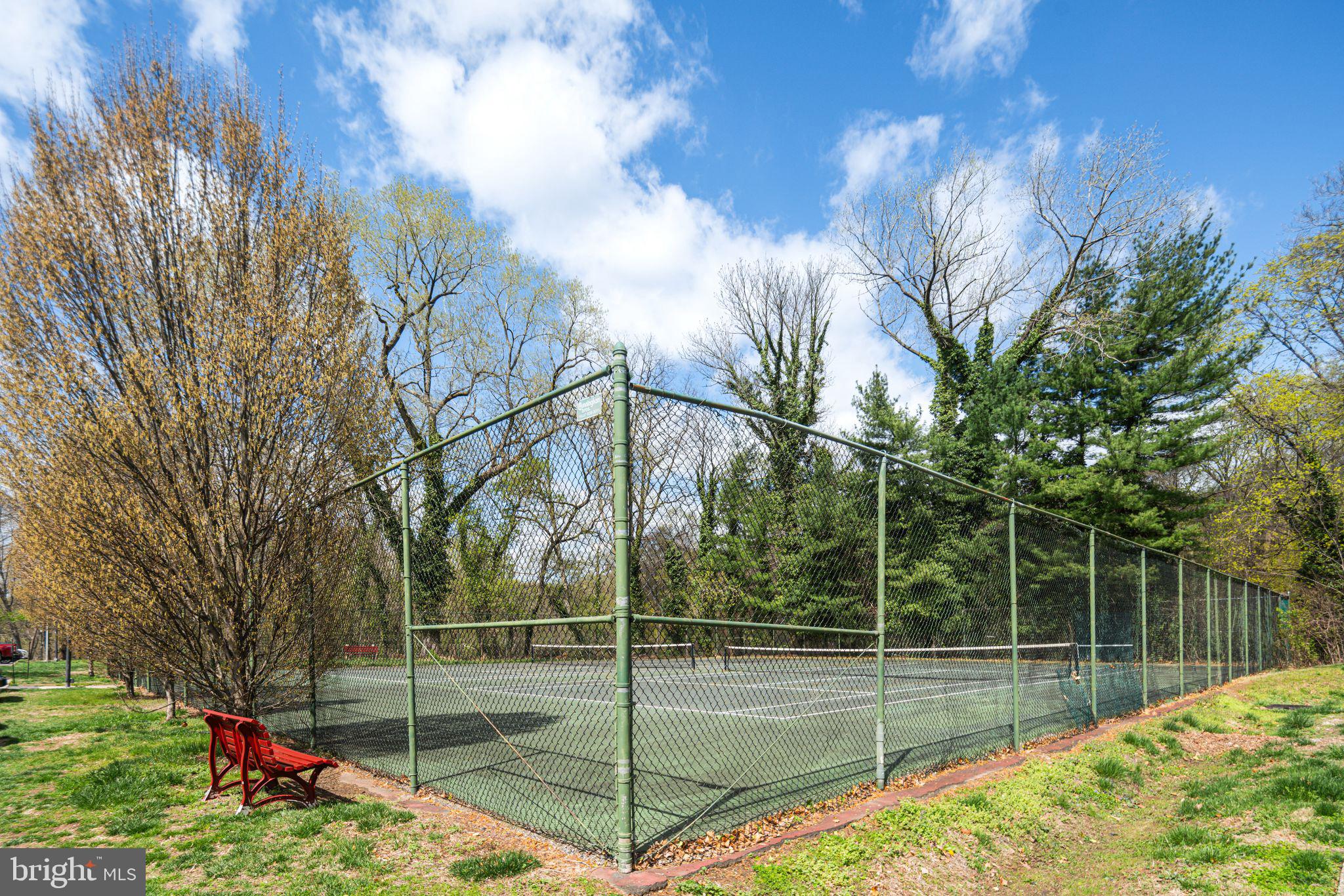 EAST FALLS - Residential