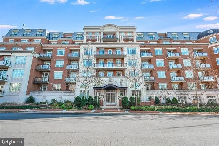 6900 Fleetwood Road Unit 201, Mclean, VA, 22101