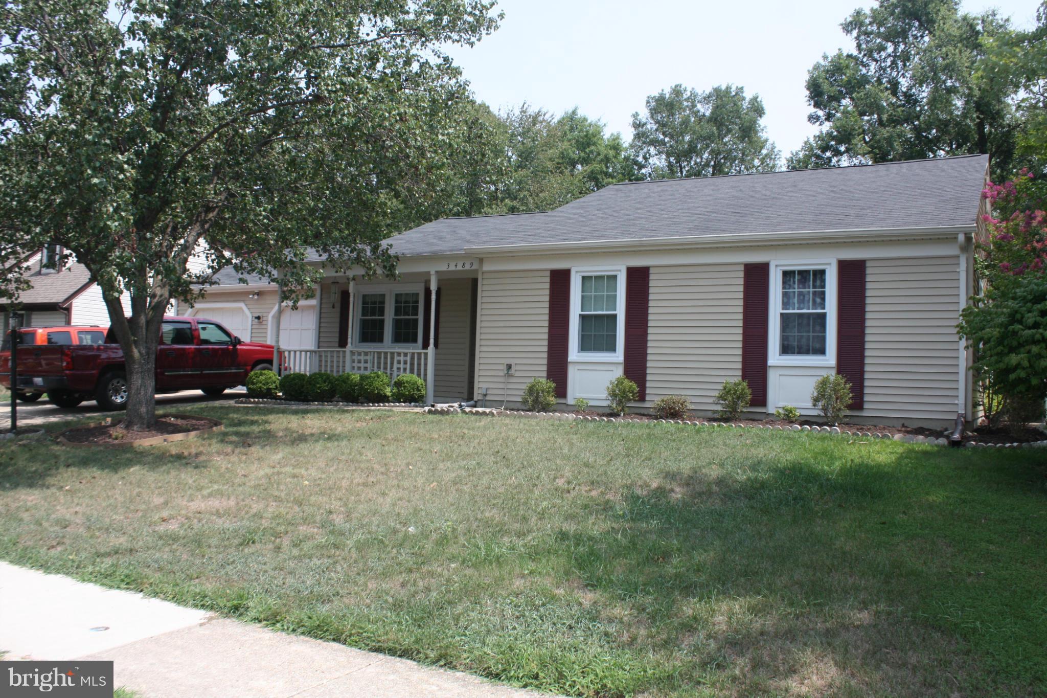 Perfect starter home. Plenty of room to roam with all new hardwood floors in LR,DR and hall. All new windows recently. Roof is only 5years old. Hot water heater 1 year old, Home has a larger then average 2 car garage and sits on a nice level fenced in lot. Great backyard for the pets. Close to everything and an easy commute to Andrews without the regular Waldorf traffic. Hurry..won't last!
