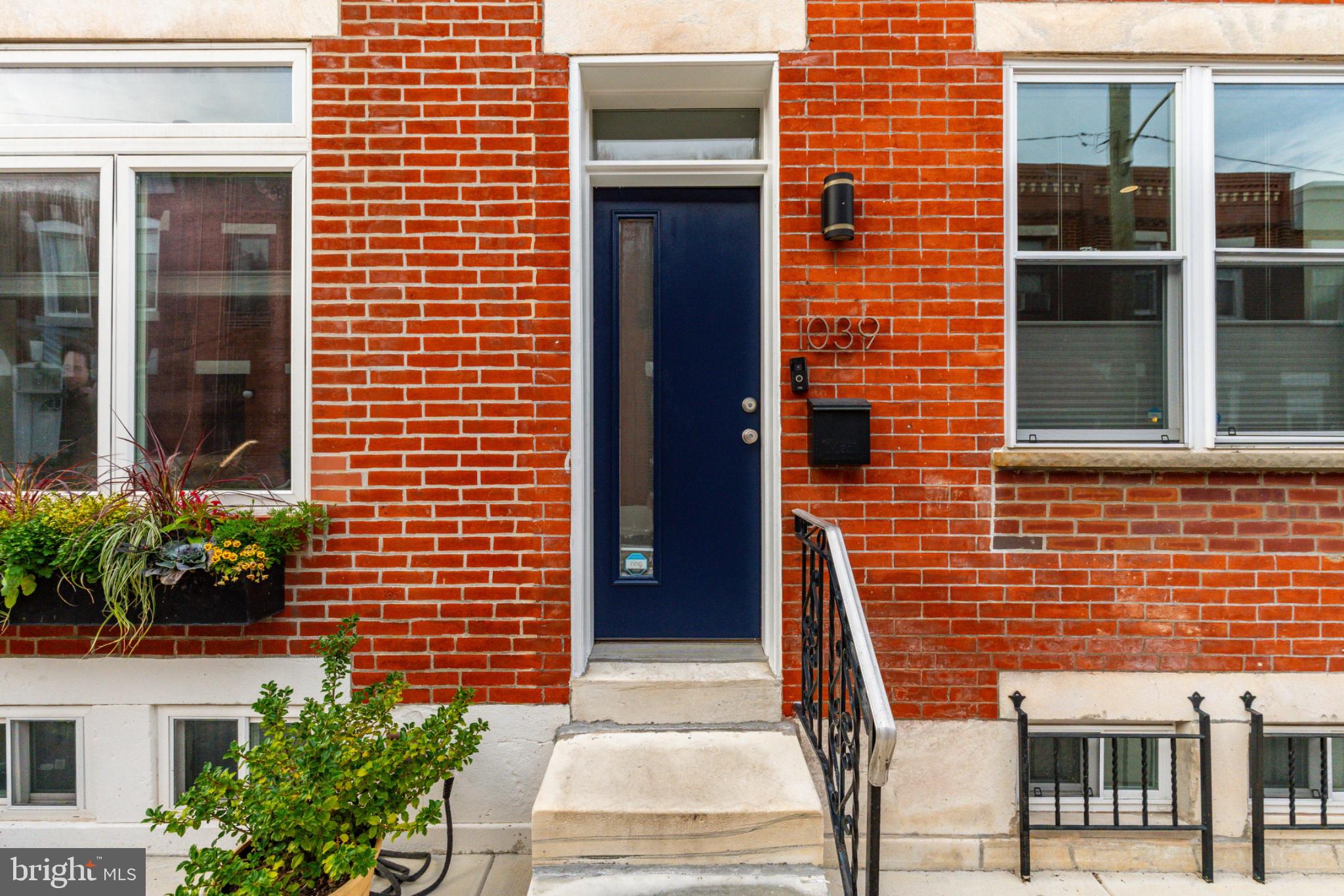 1039 TREE STREET