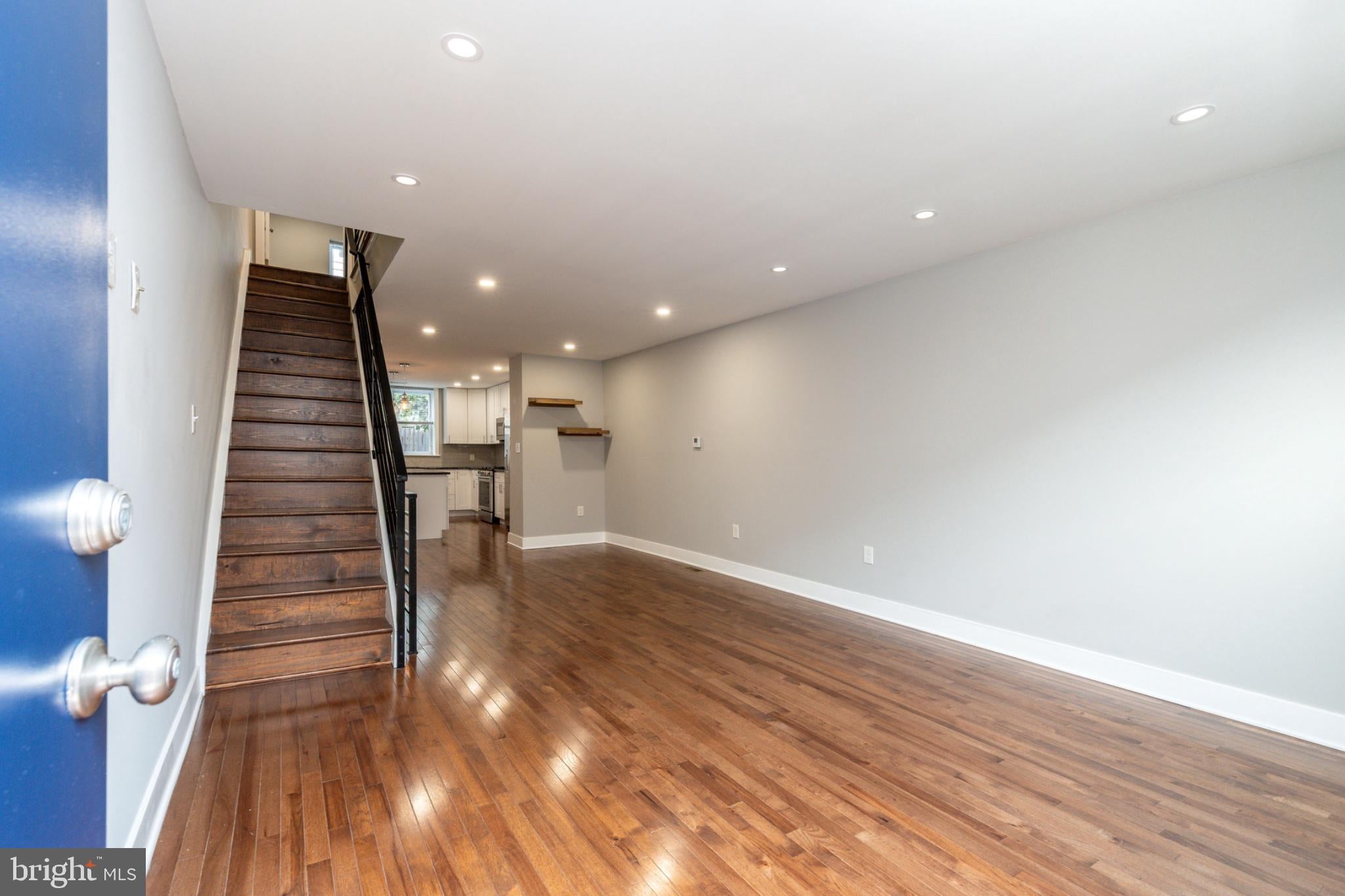1039 TREE STREET