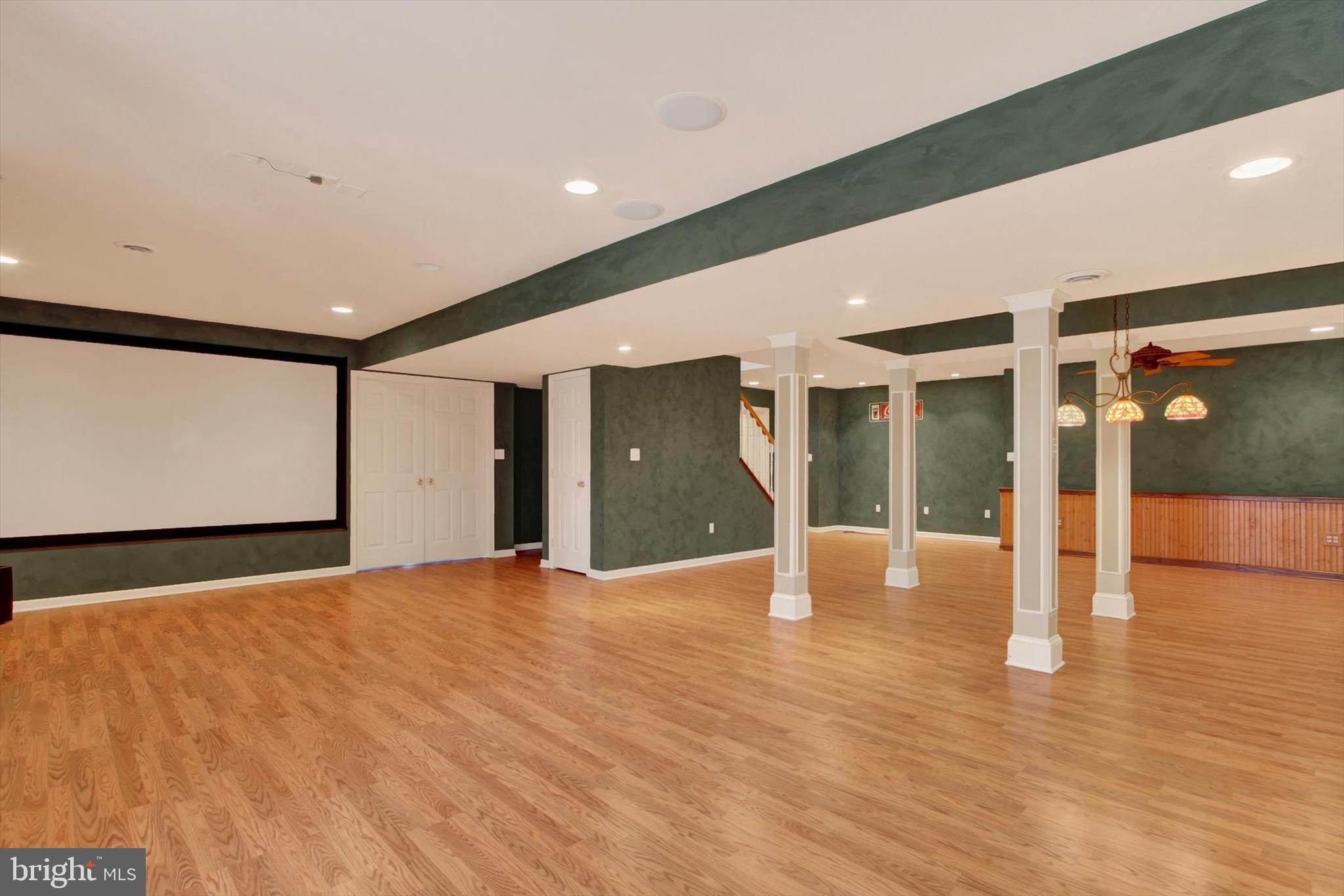 RIVER DOWNS - Residential