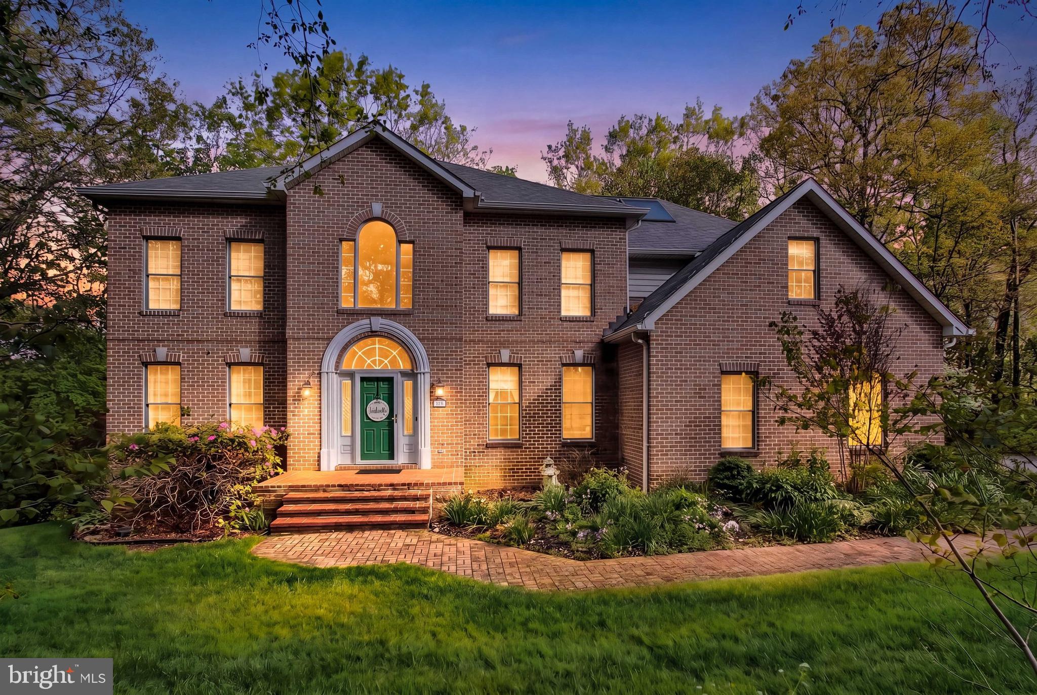 RIVER DOWNS - Residential