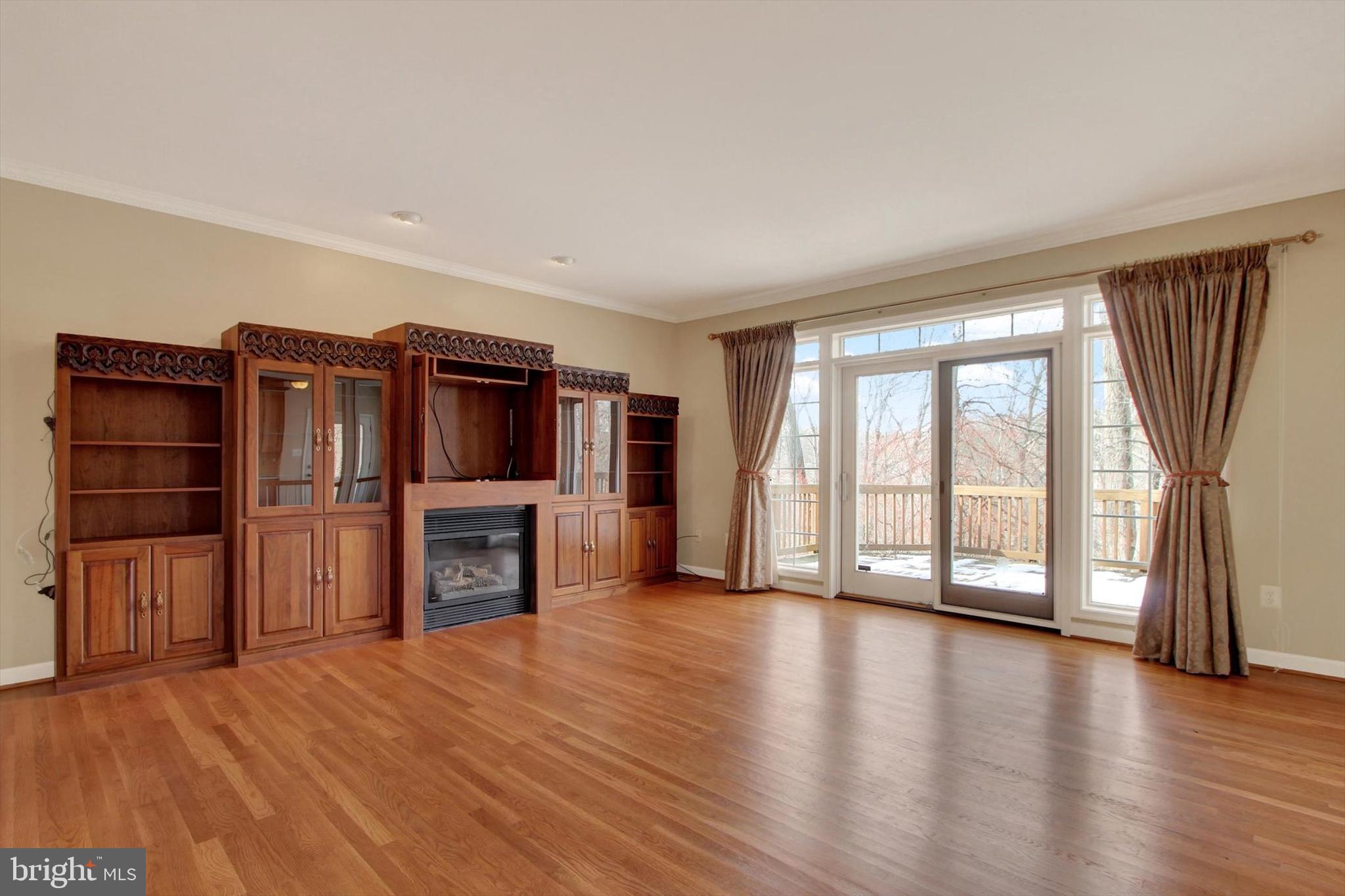 RIVER DOWNS - Residential