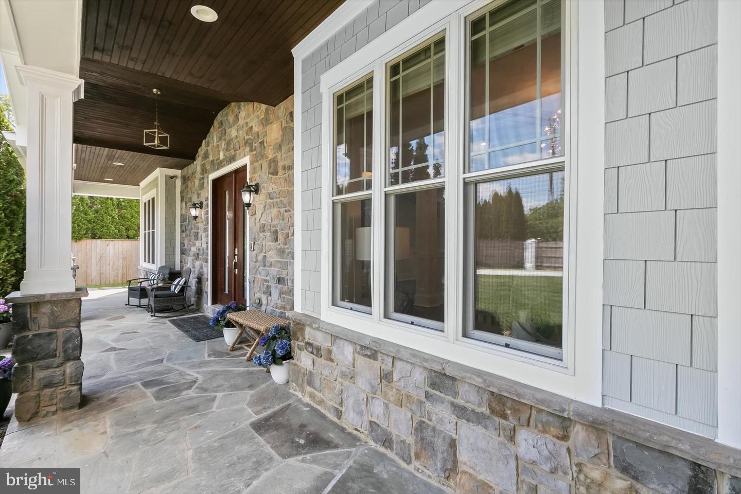 11000 LUXMANOR ROAD